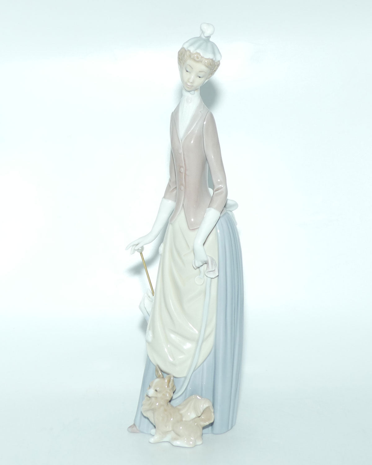 Lladro figure Woman with Dog #4761 | #2