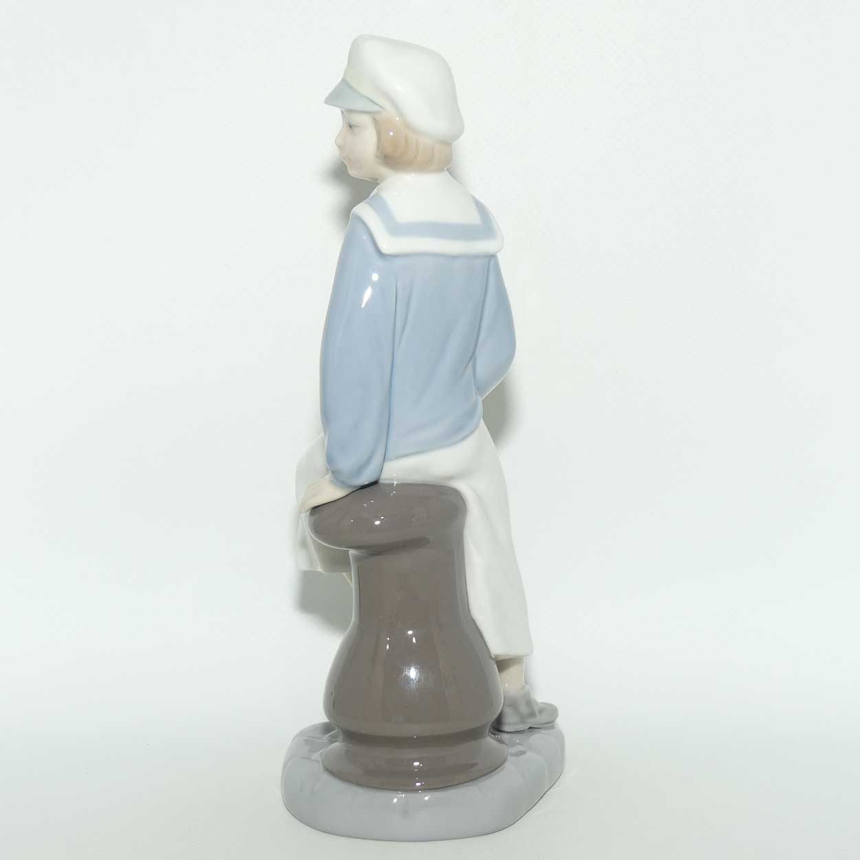 Lladro figure Boy with Yacht | Young Sailor | #4810 | #1