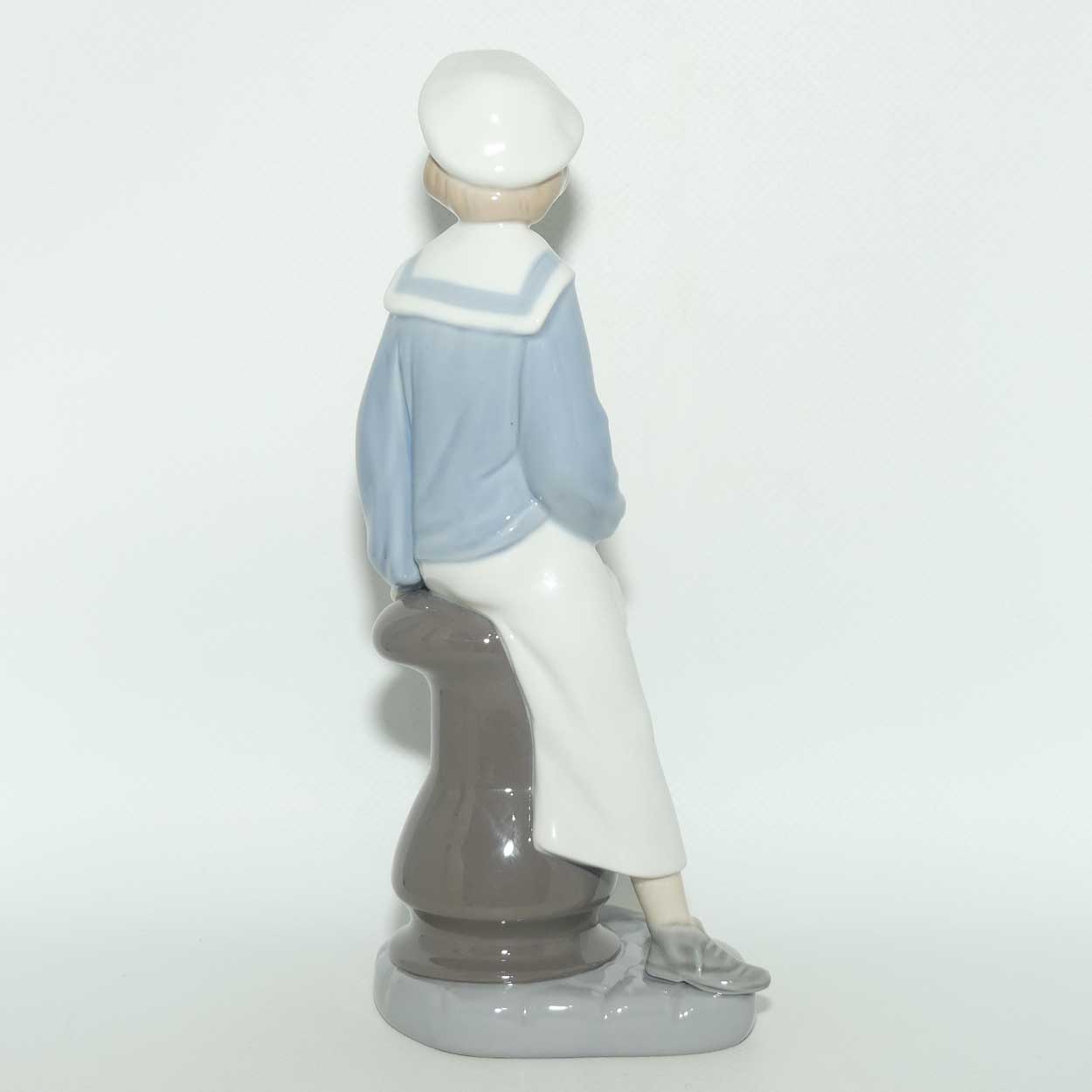 Lladro figure Boy with Yacht | Young Sailor | #4810 | #1