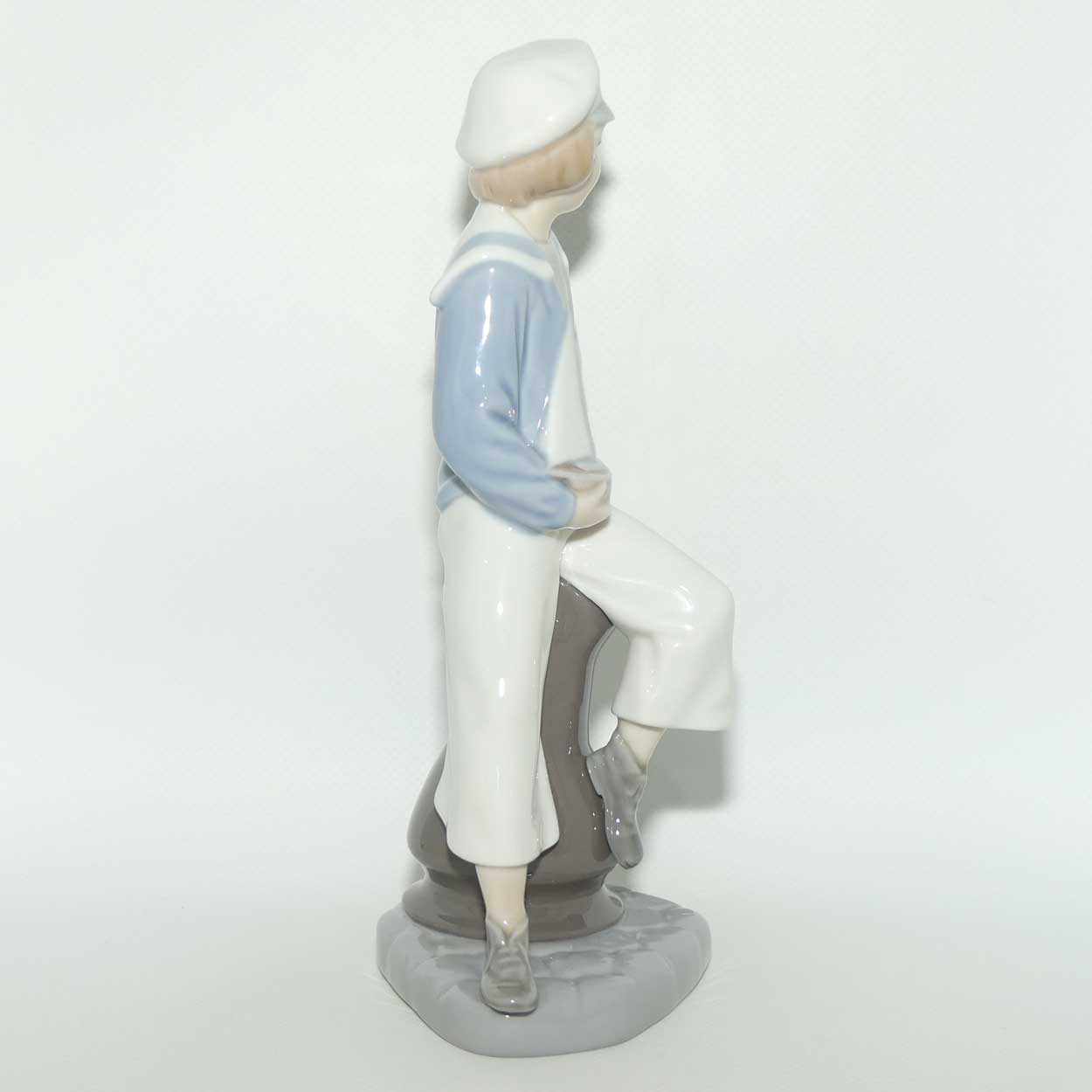 Lladro figure Boy with Yacht | Young Sailor | #4810 | #1