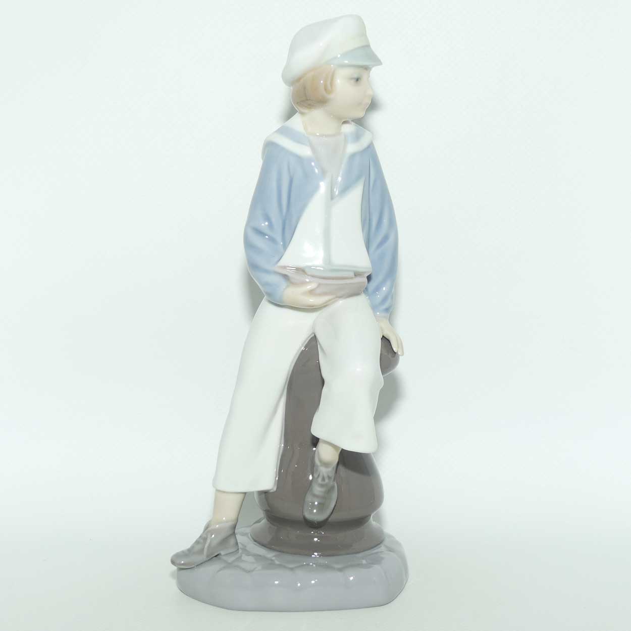 Lladro figure Boy with Yacht | Young Sailor | #4810 | #1