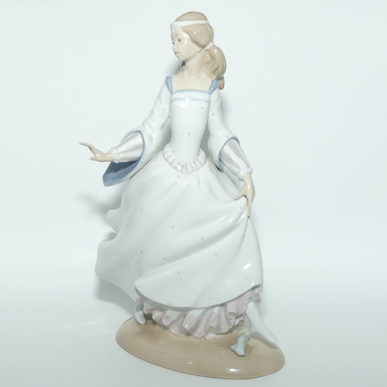 Lladro figure Cinderella | #4828