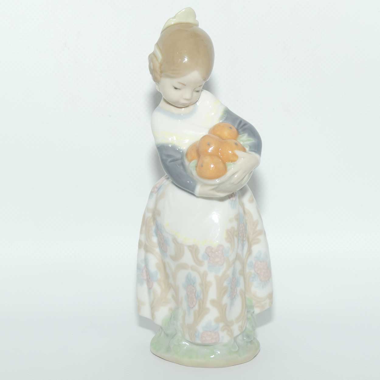 Lladro figure Girl from Valencia | Gloss | #4841