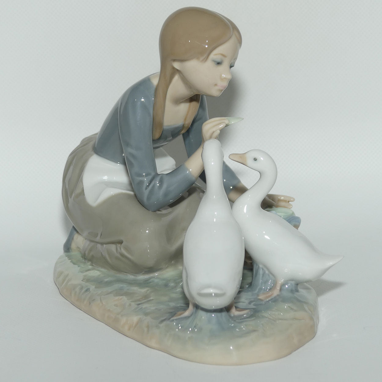 Lladro figure Feeding the Ducks #4849