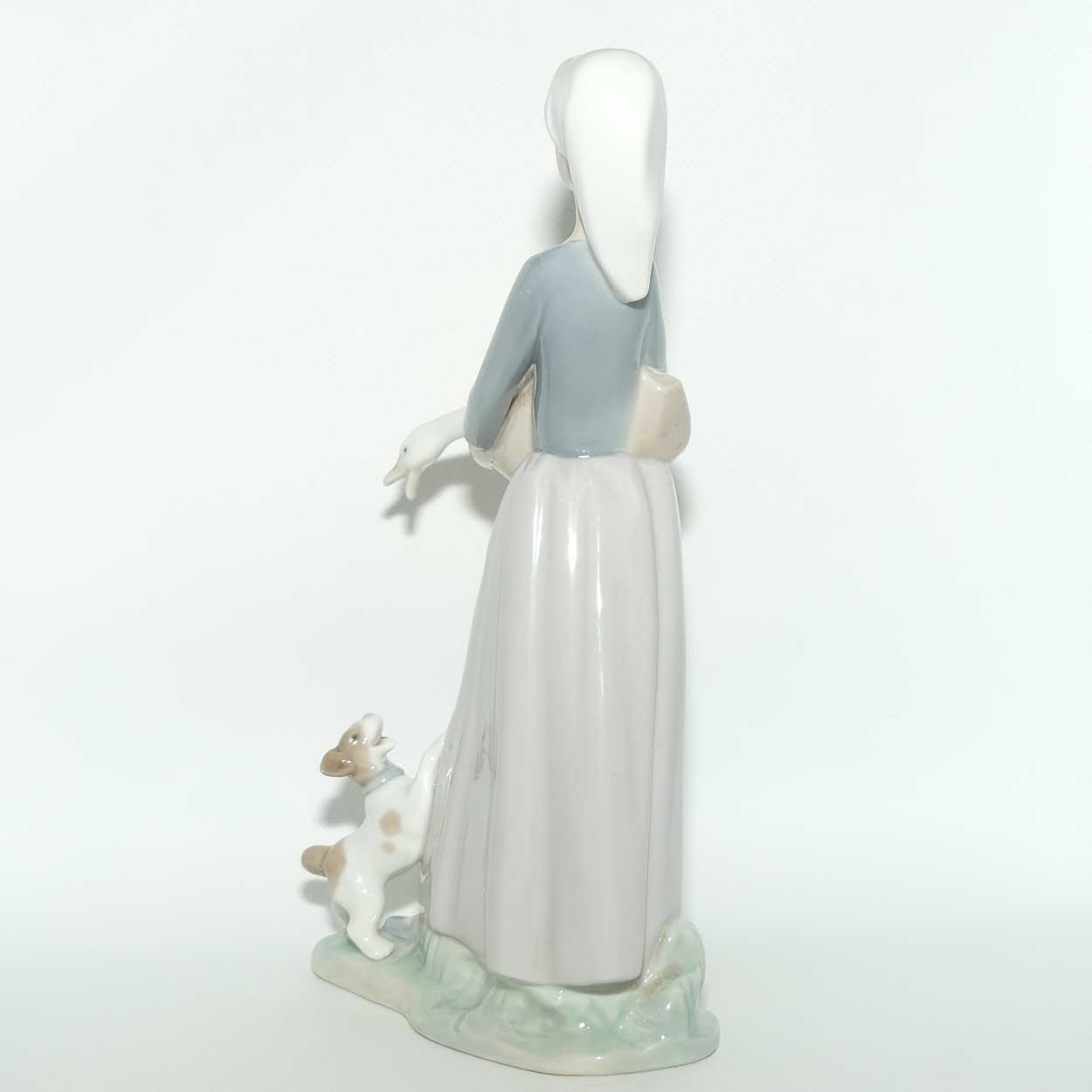 Lladro figure Girl with Goose and Dog #4866