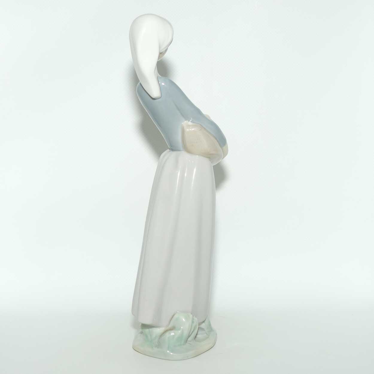 Lladro figure Girl with Goose and Dog #4866
