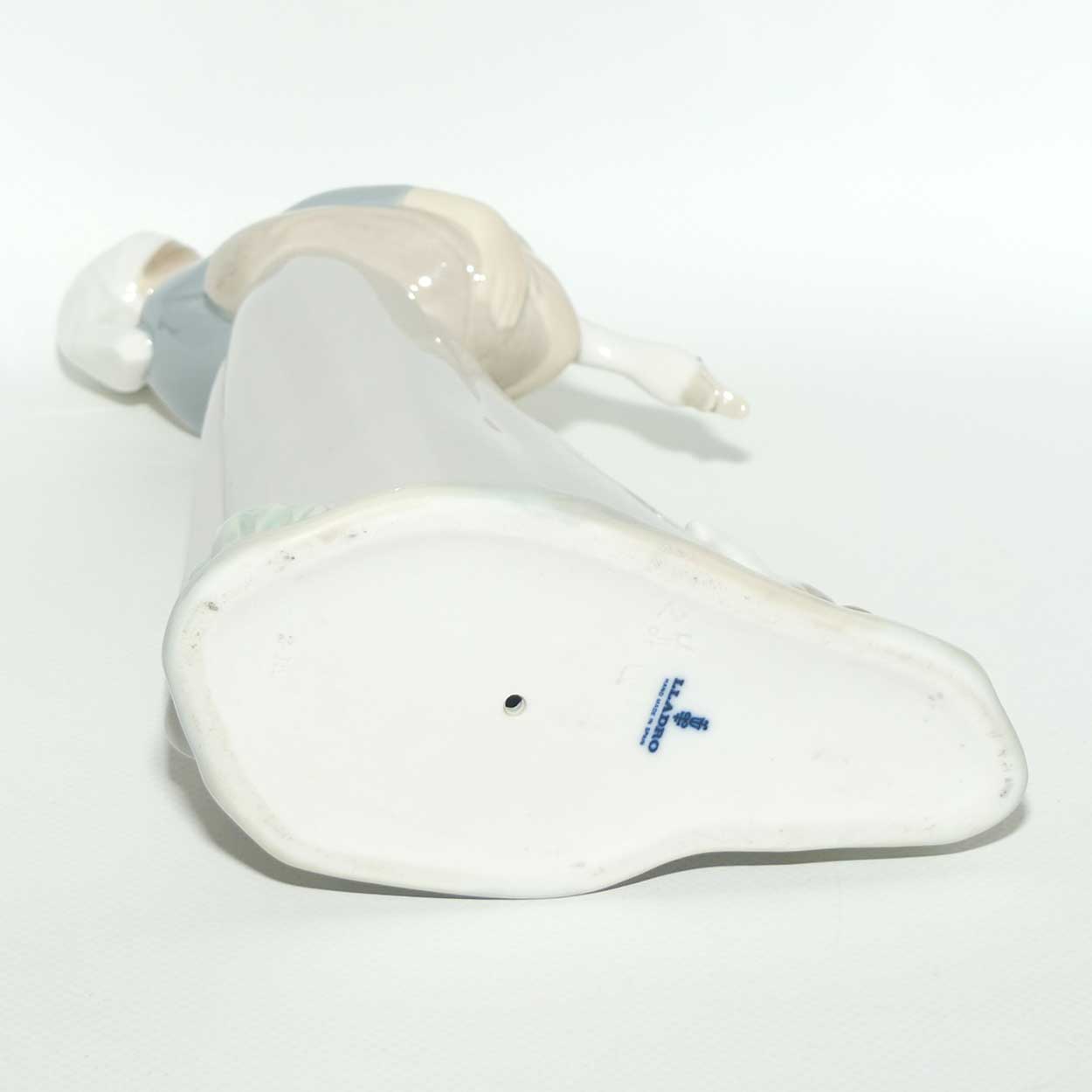 Lladro figure Girl with Goose and Dog #4866