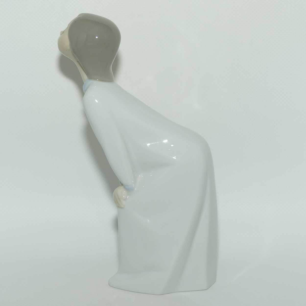 Lladro figure Girl Kissing #4873 | Boxed | #2
