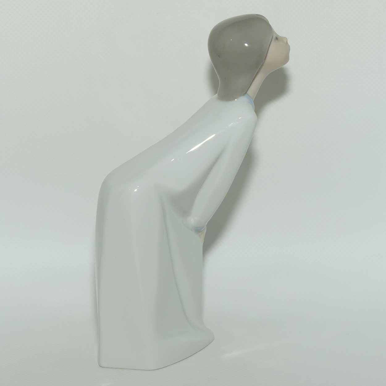 Lladro figure Girl Kissing #4873 | Boxed | #2