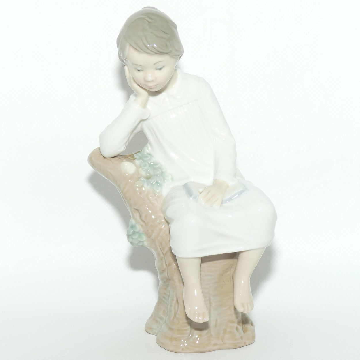 Lladro figure Little Boy Thinking | #4876 | #2