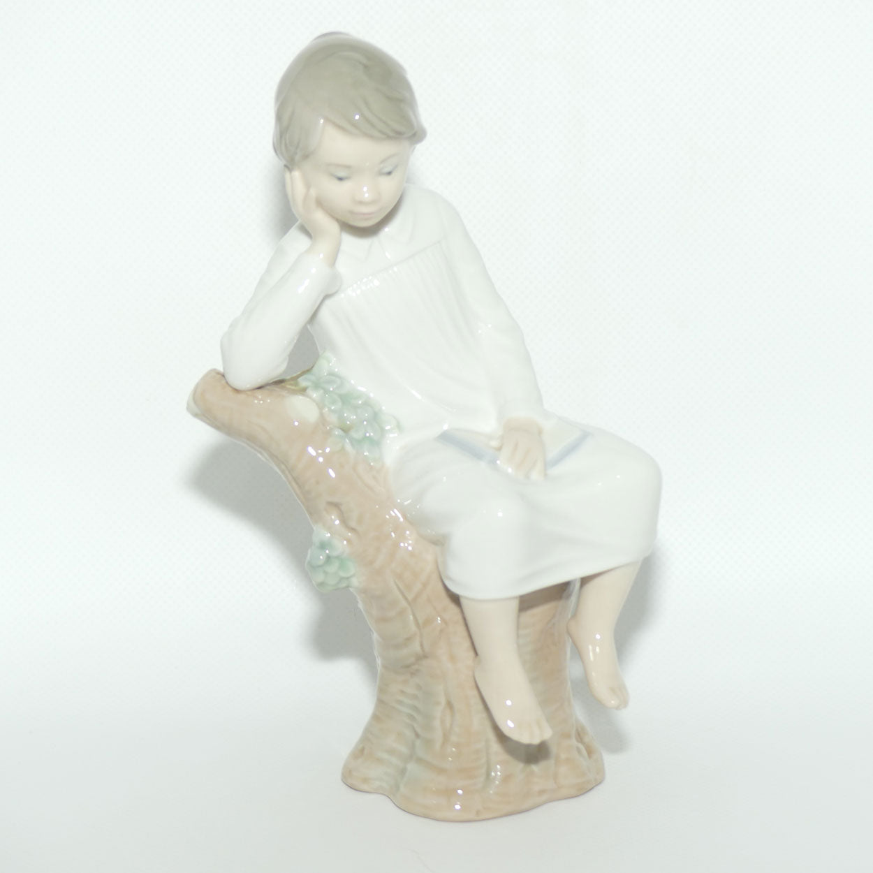 Lladro figure Little Boy Thinking | #4876 | #2