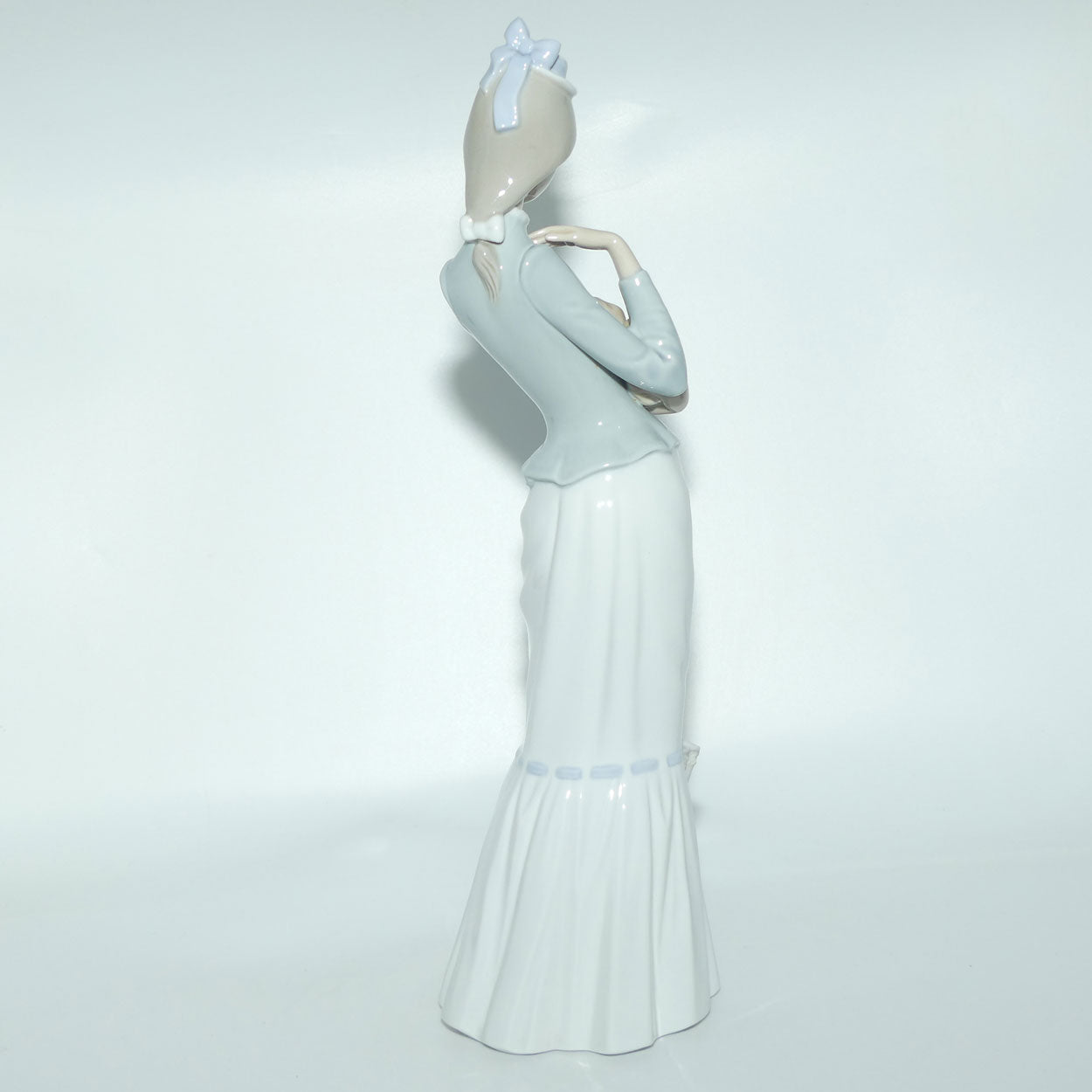 Lladro figure Walk with the Dog | My Dog | Pekingese | #4893