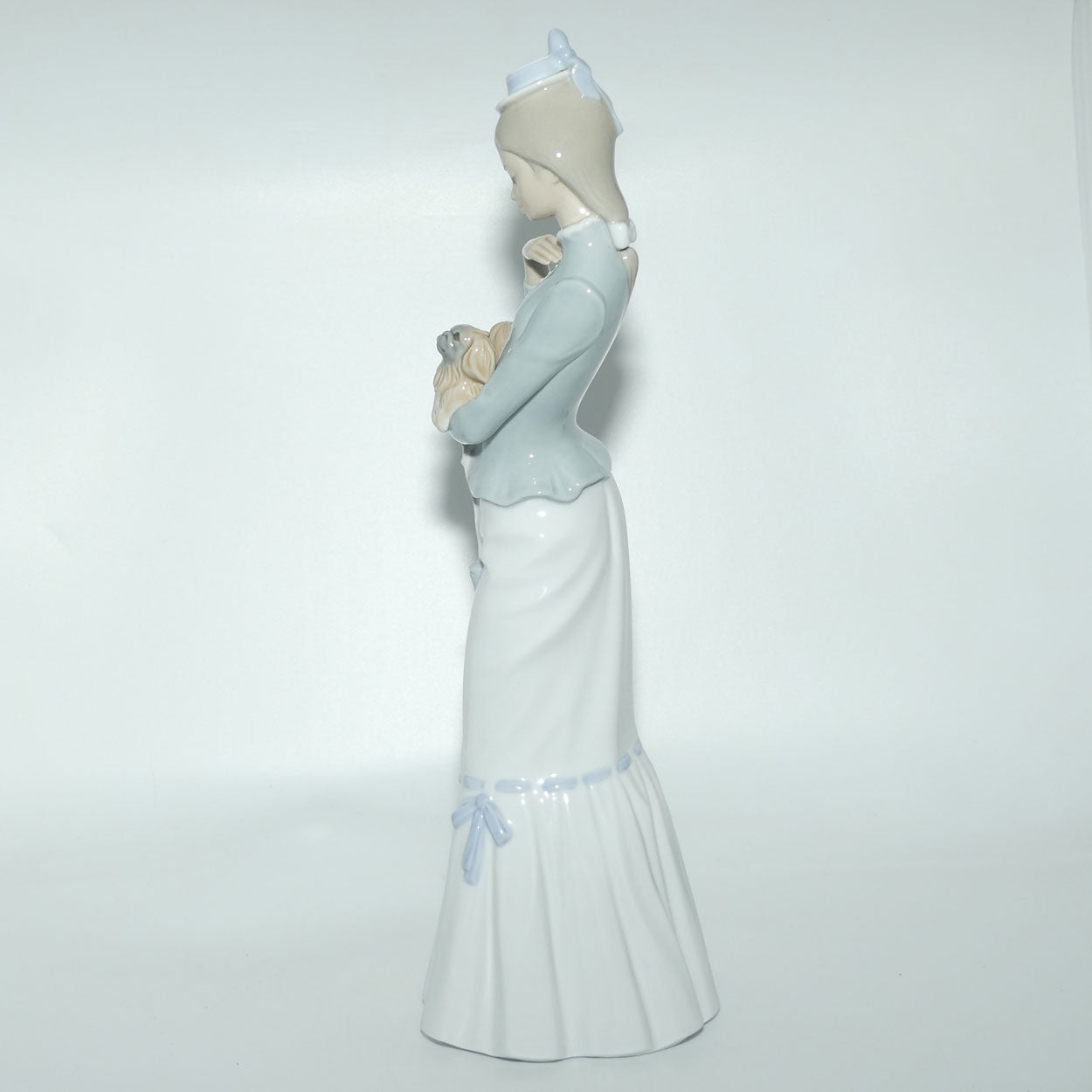 Lladro figure Walk with the Dog | My Dog | Pekingese | #4893