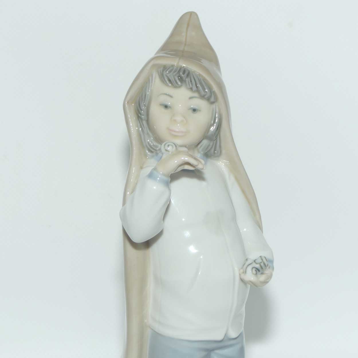 Lladro figure Boy with Snails | Gloss | #4896