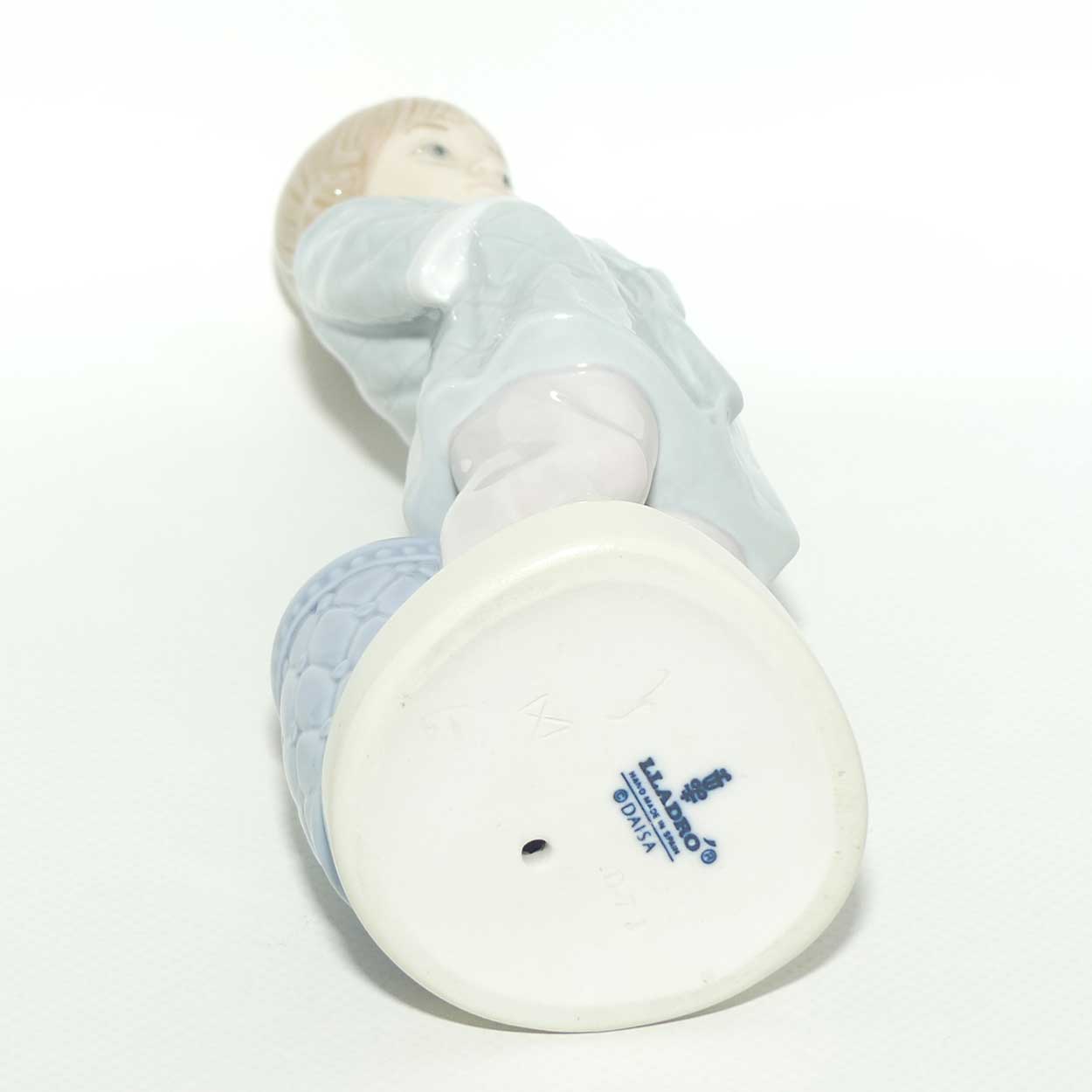 Lladro figure Boy with Robe #4900
