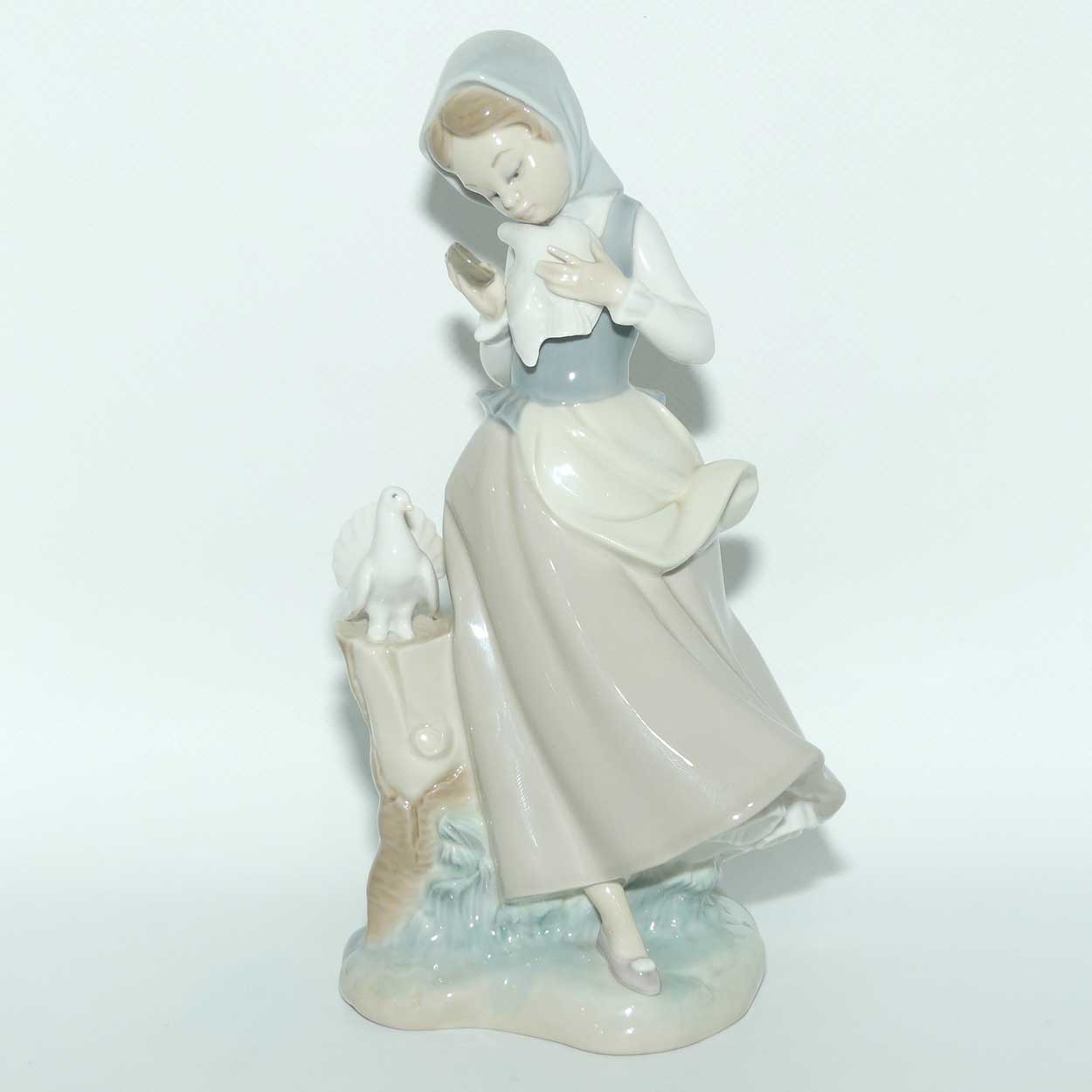 Lladro figure Girl with Doves #4915 | #1