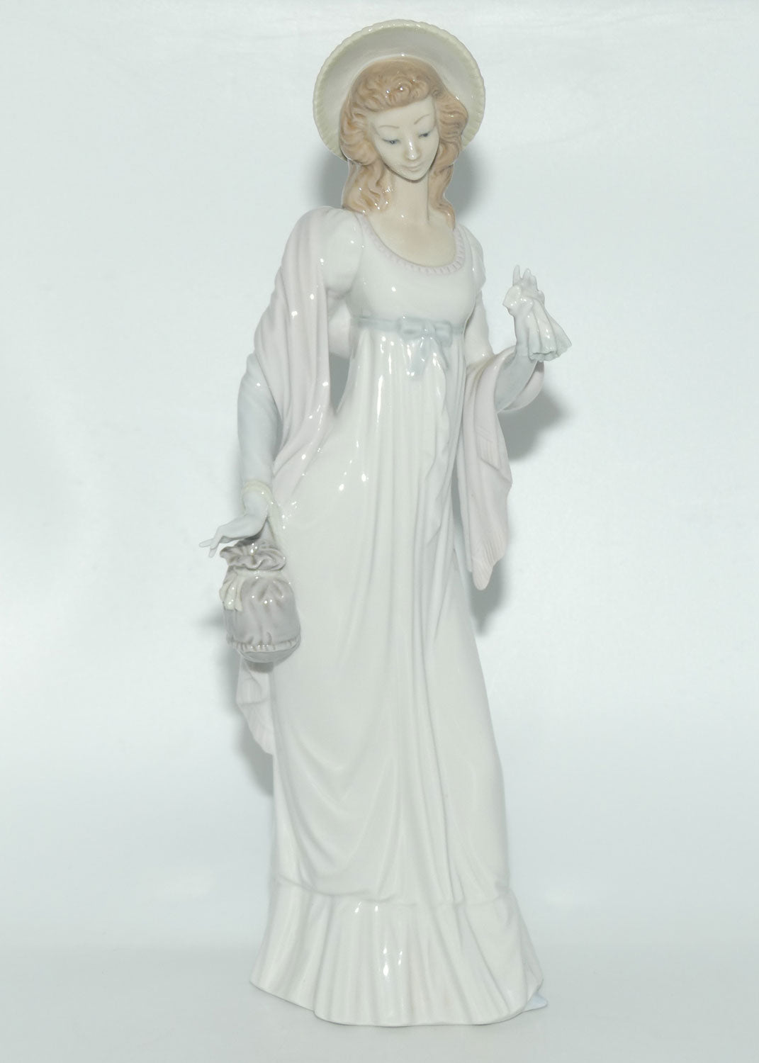 Lladro figure Dainty Lady | #4934 | #2
