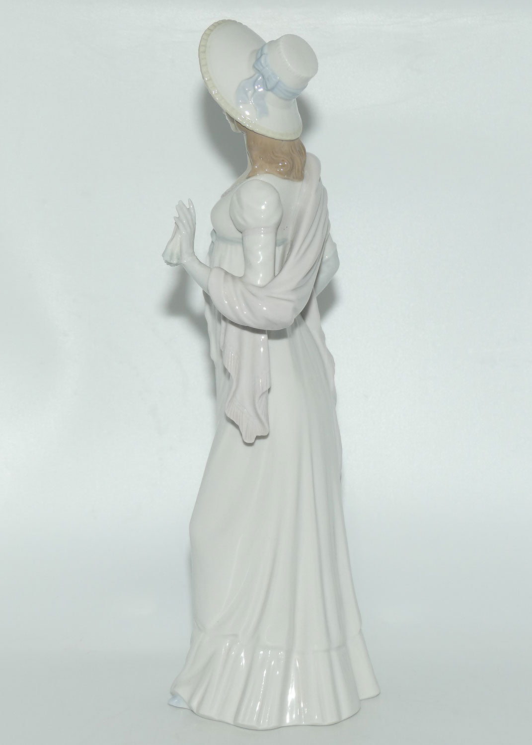Lladro figure Dainty Lady | #4934 | #2