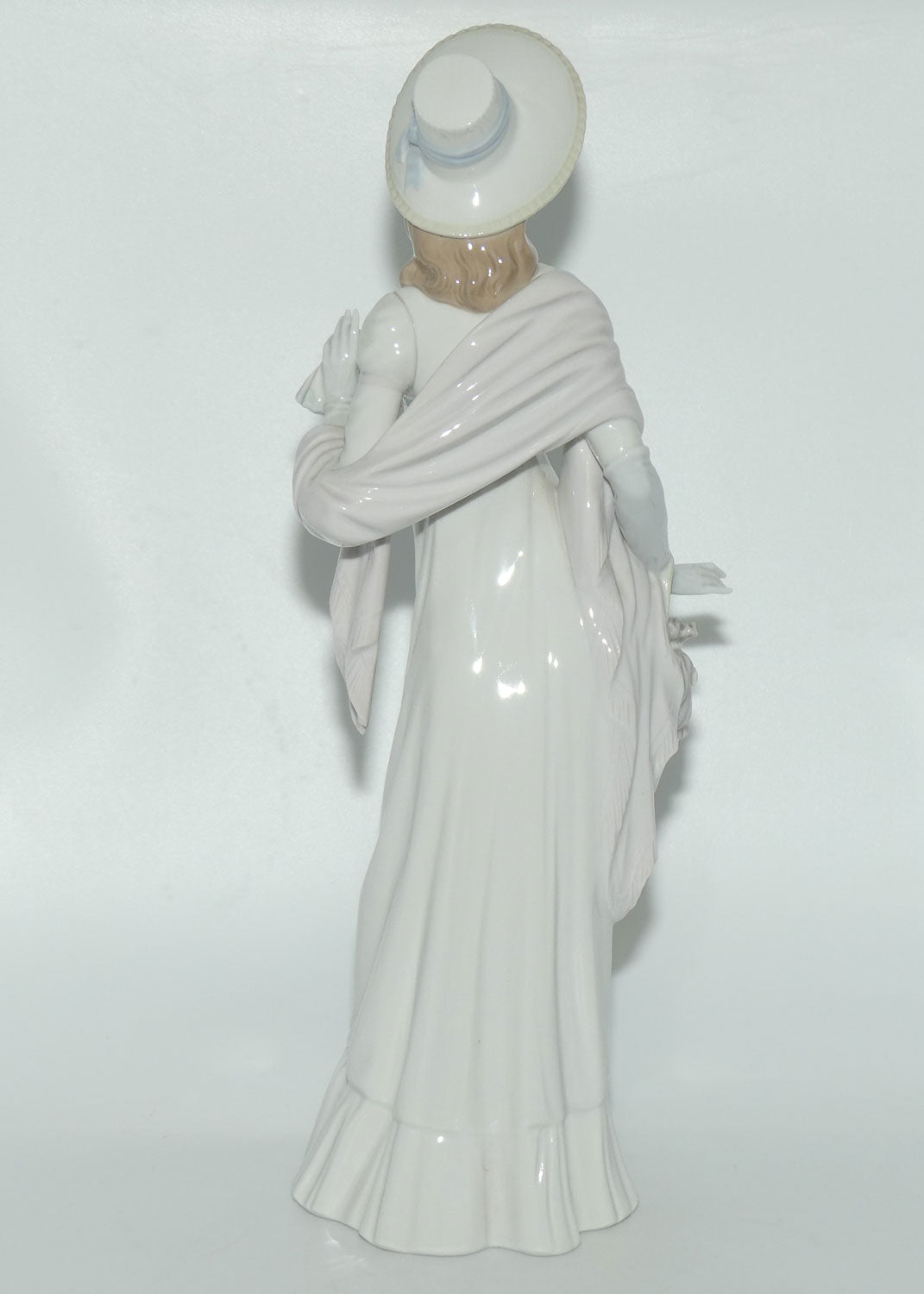 Lladro figure Dainty Lady | #4934 | #2