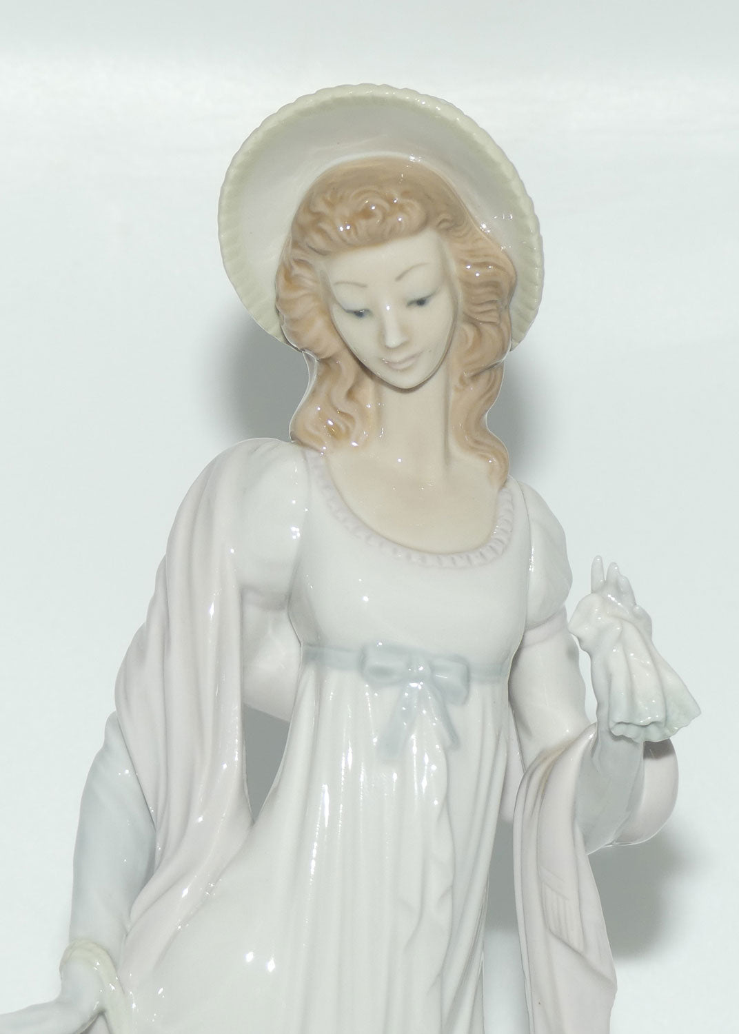 Lladro figure Dainty Lady | #4934 | #2