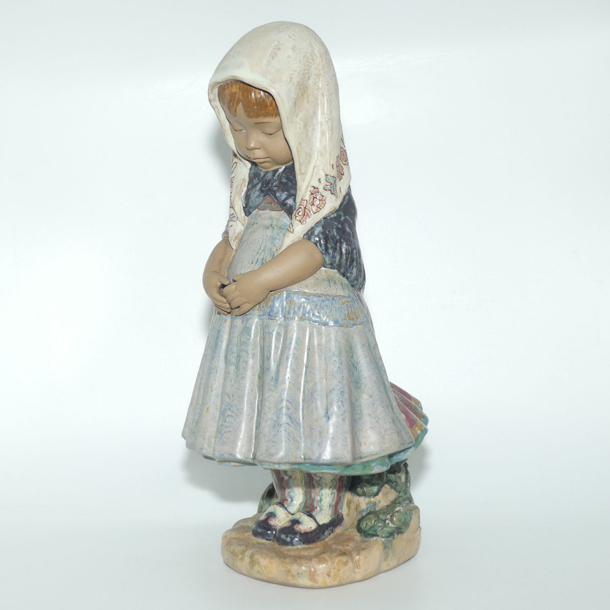Lladro figure Missy | Little Girl with Scarf | Gres | #4951