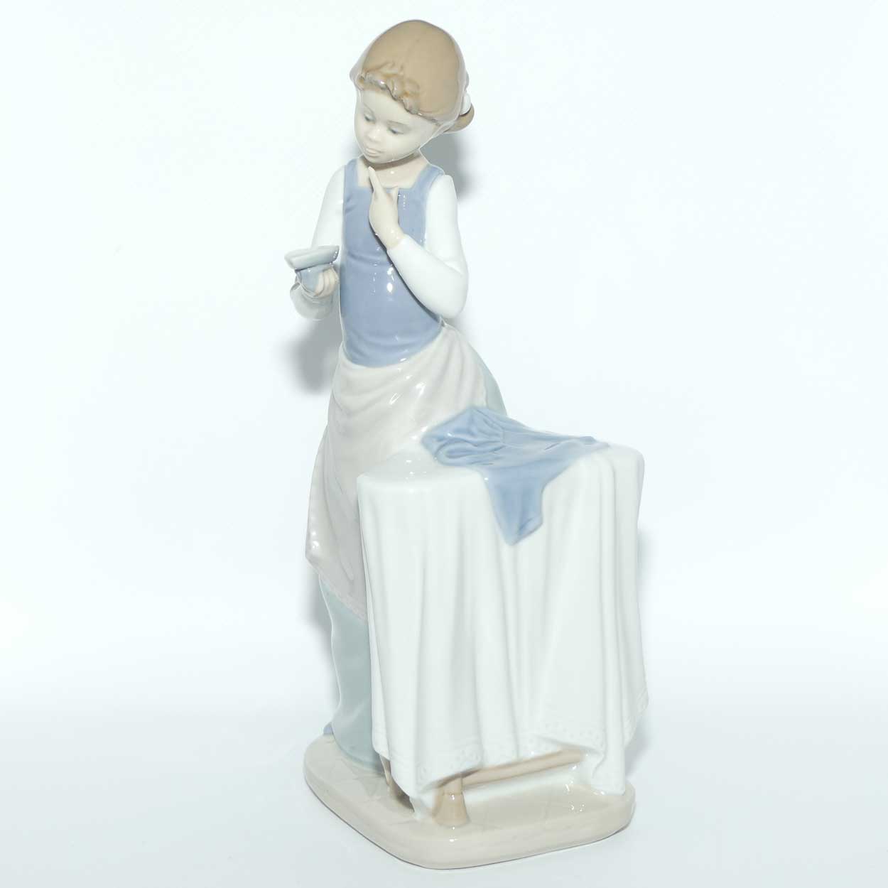 Lladro figure Girl Ironing | #4981