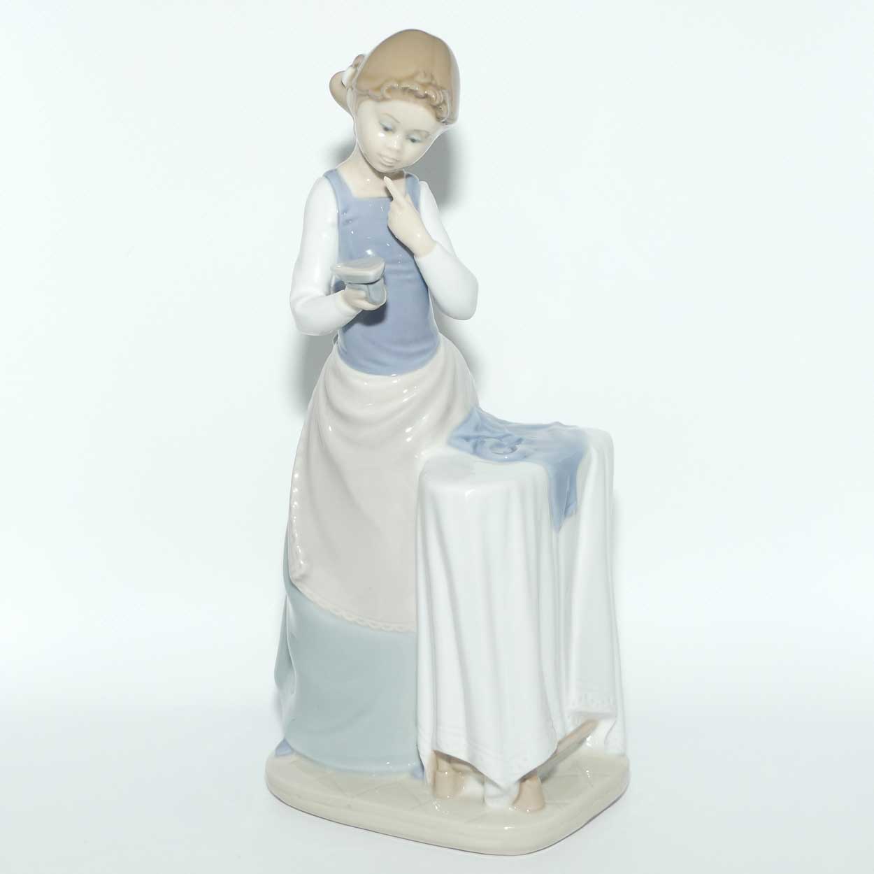 Lladro figure Girl Ironing | #4981