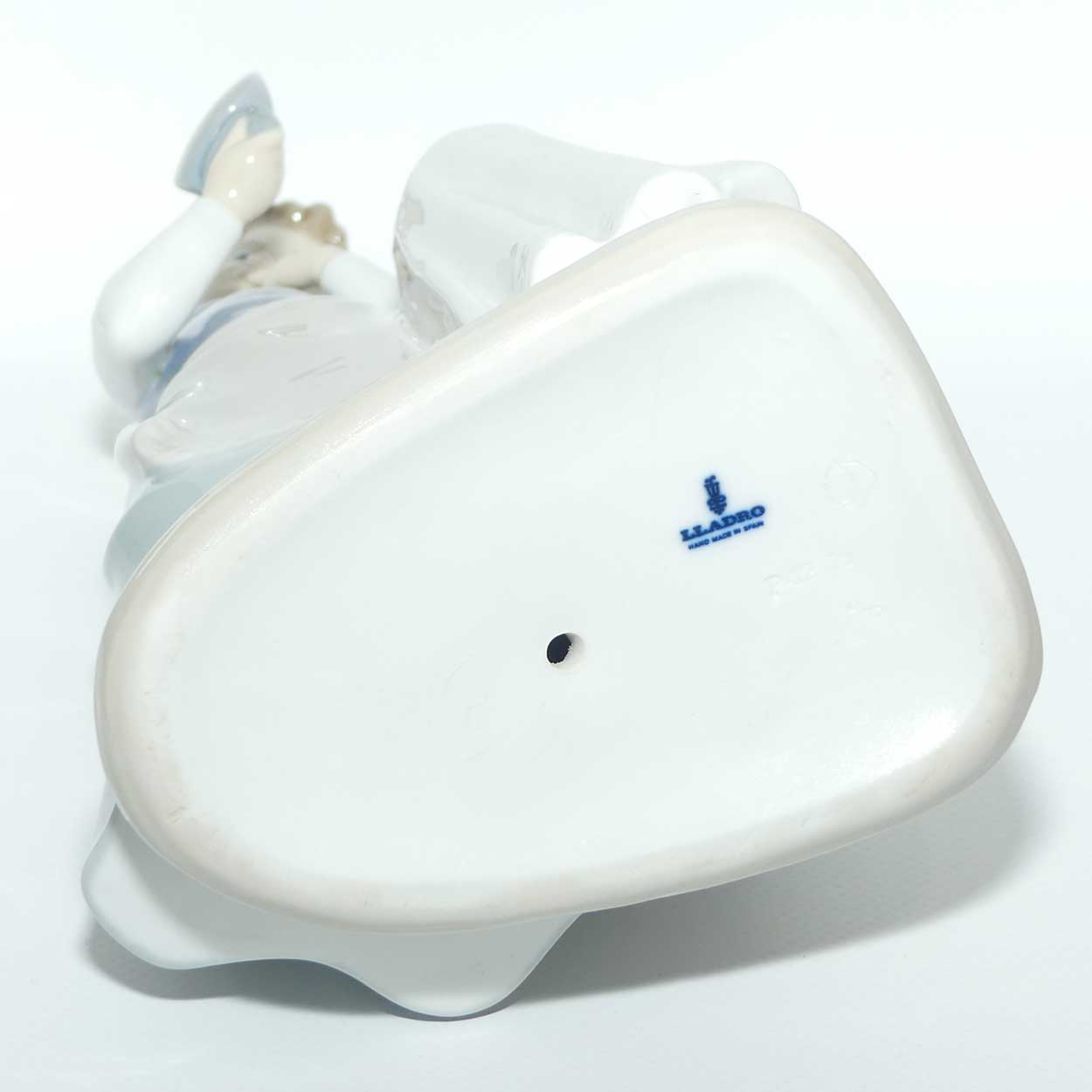 Lladro figure Girl Ironing | #4981