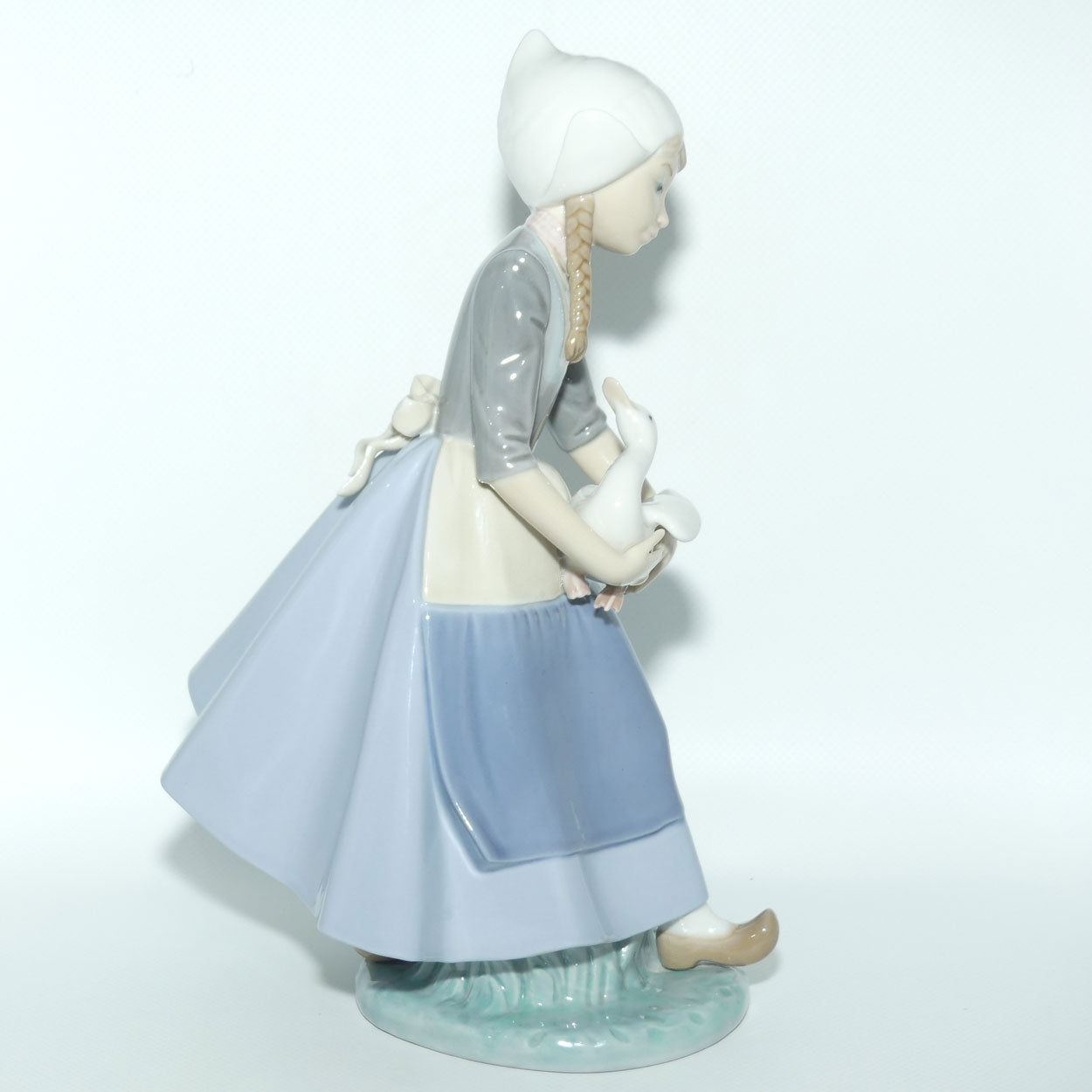 Lladro figure Dutch Girl with Duck | #5066