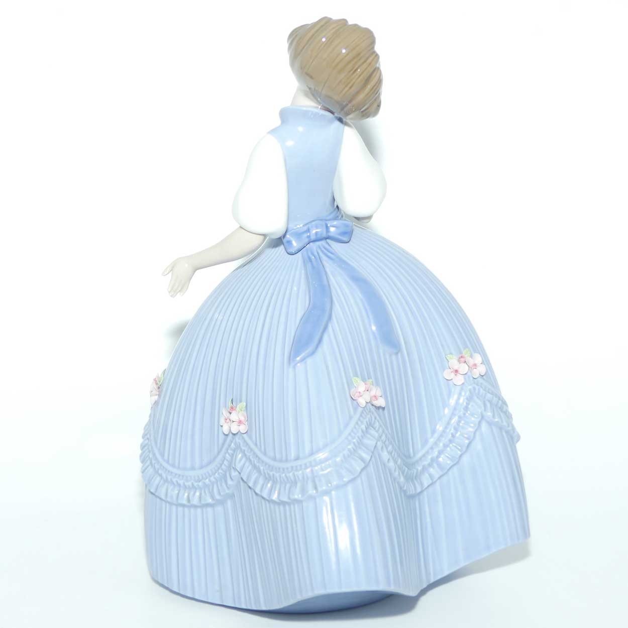 Lladro figure Girl in Bluish Dress | #5119