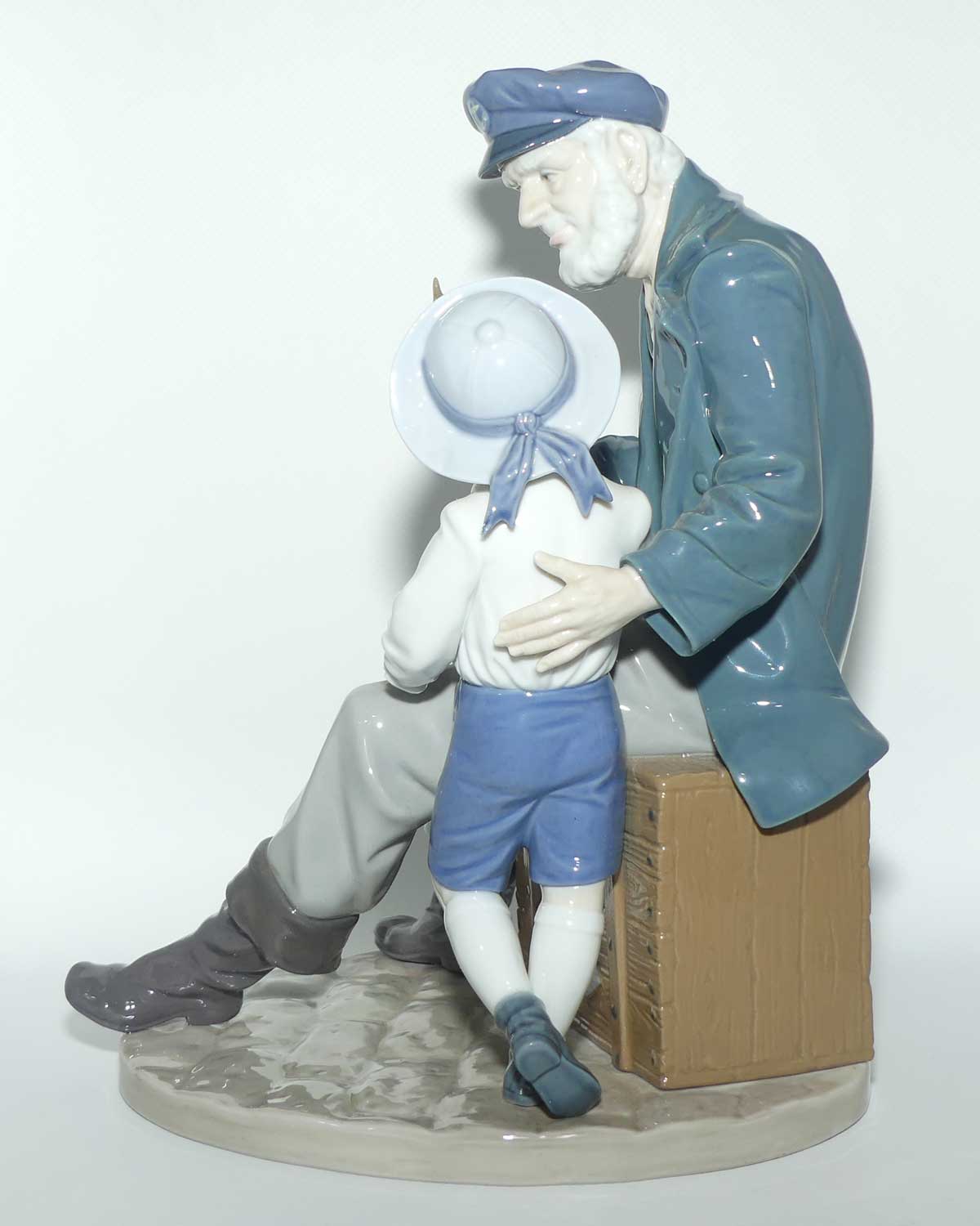 Lladro figure A Tall Yarn | Gloss | 5207