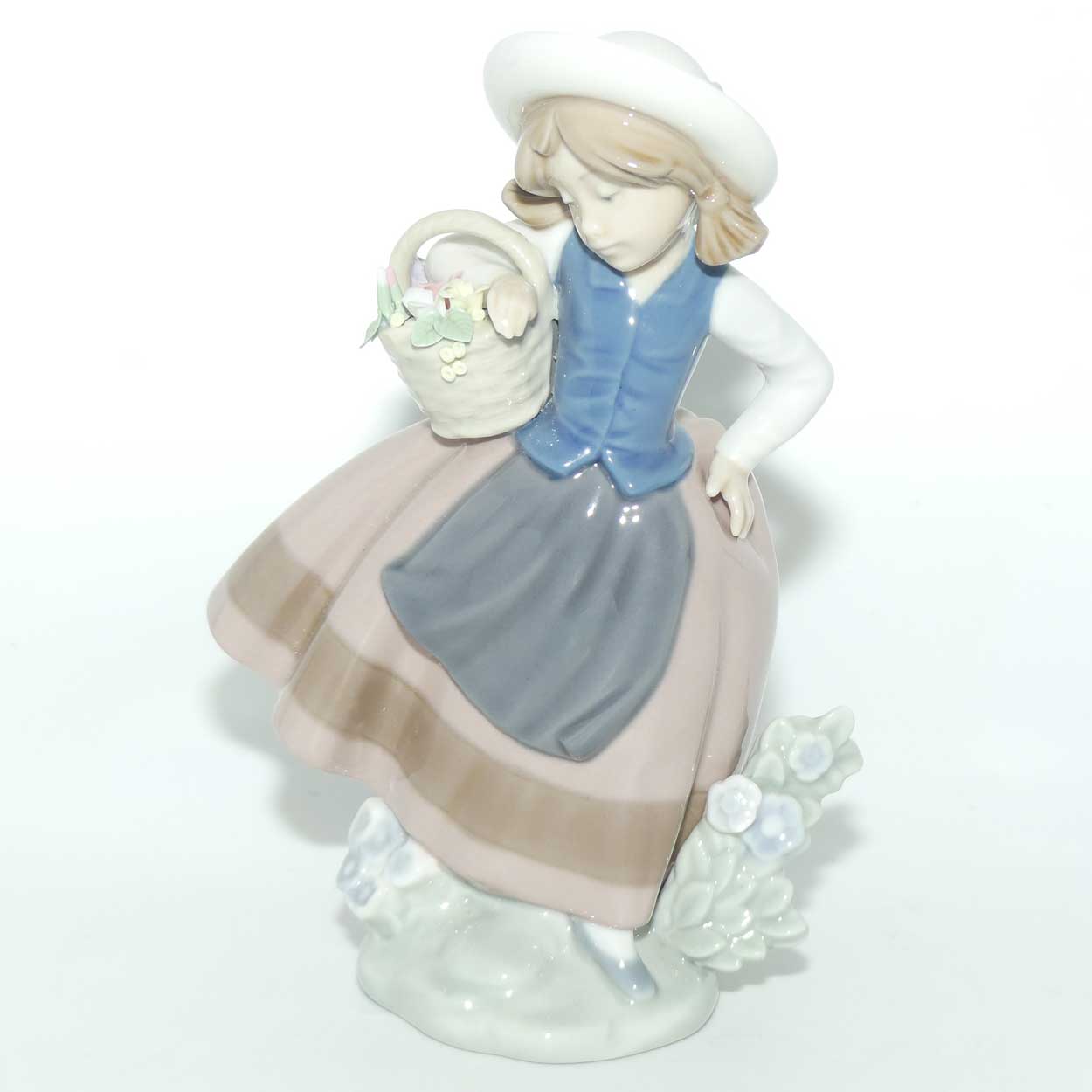 Lladro figure Sweet Scent #5221 (#2)