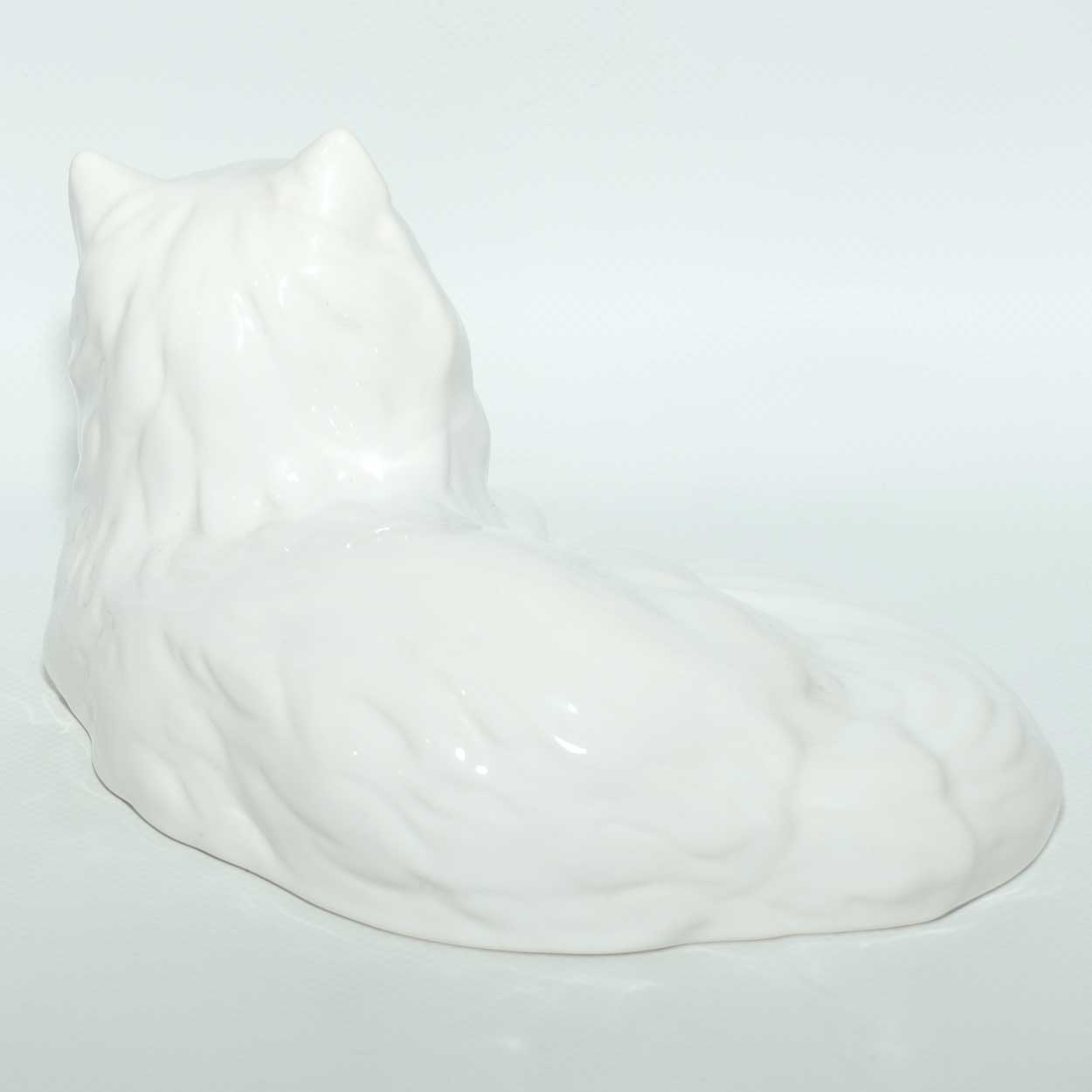 Sylvac #5326 | Long Haired Cat | White with Green Eyes