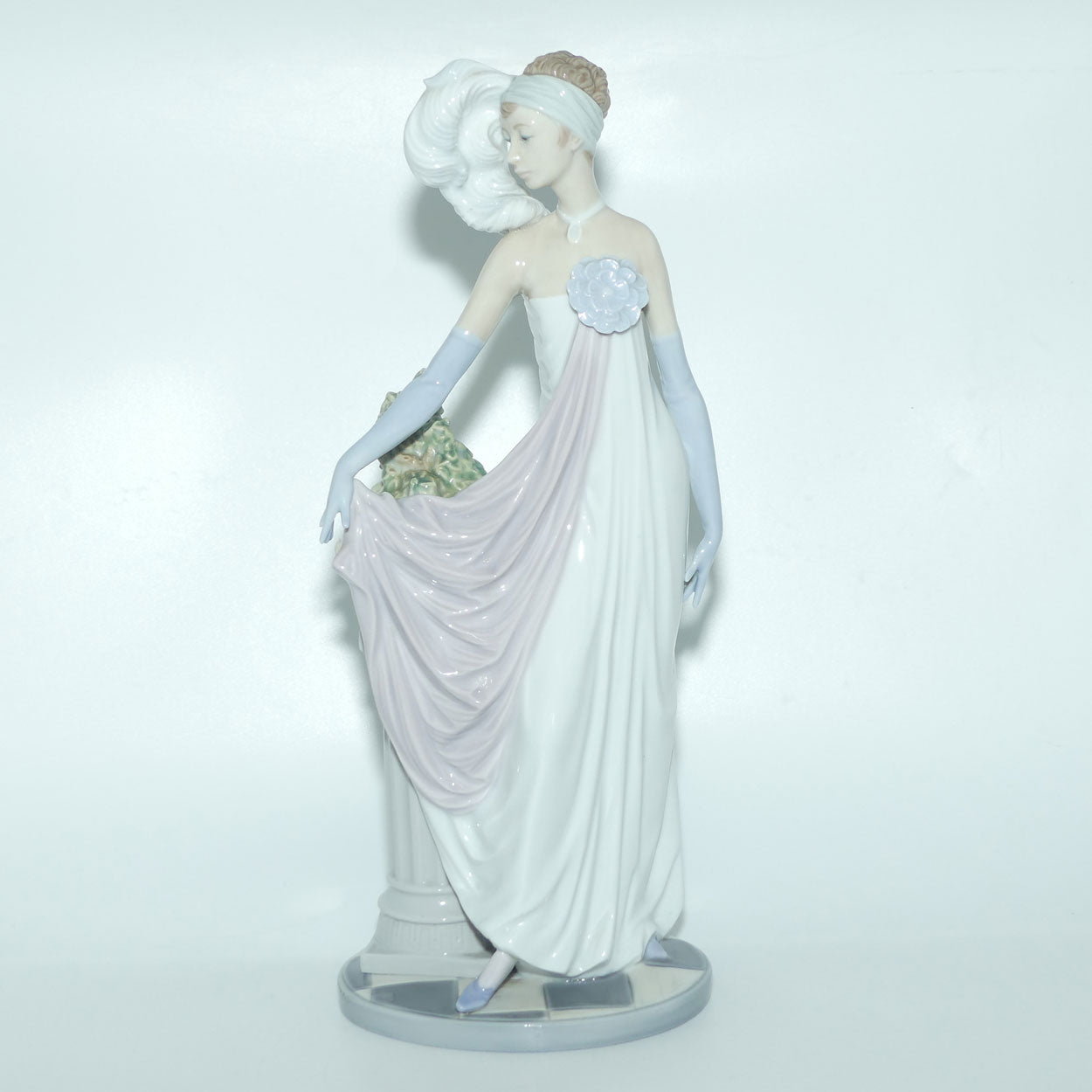 Lladro figure Socialite of the 20s | #5283