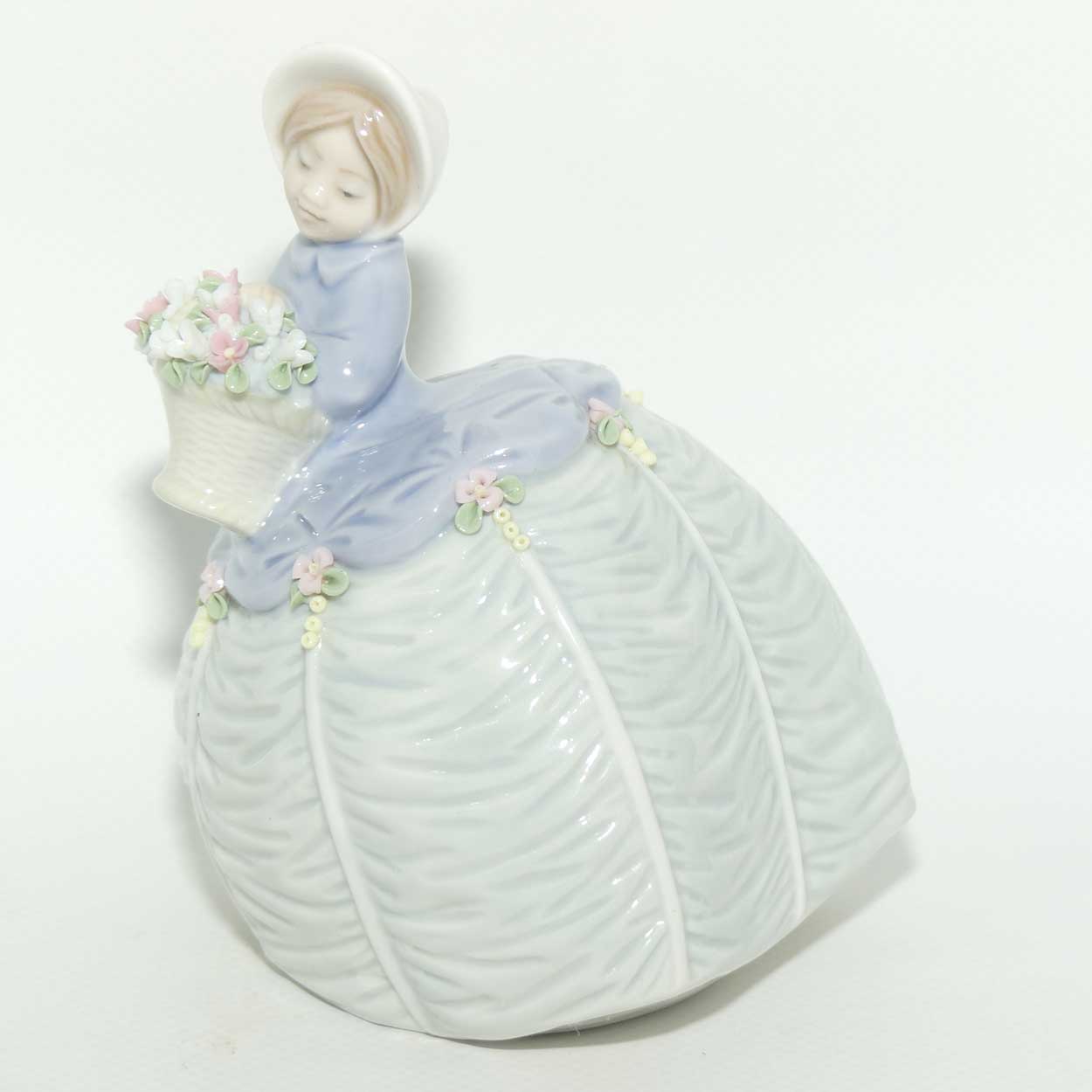 Lladro figure Petite Maiden | #5383
