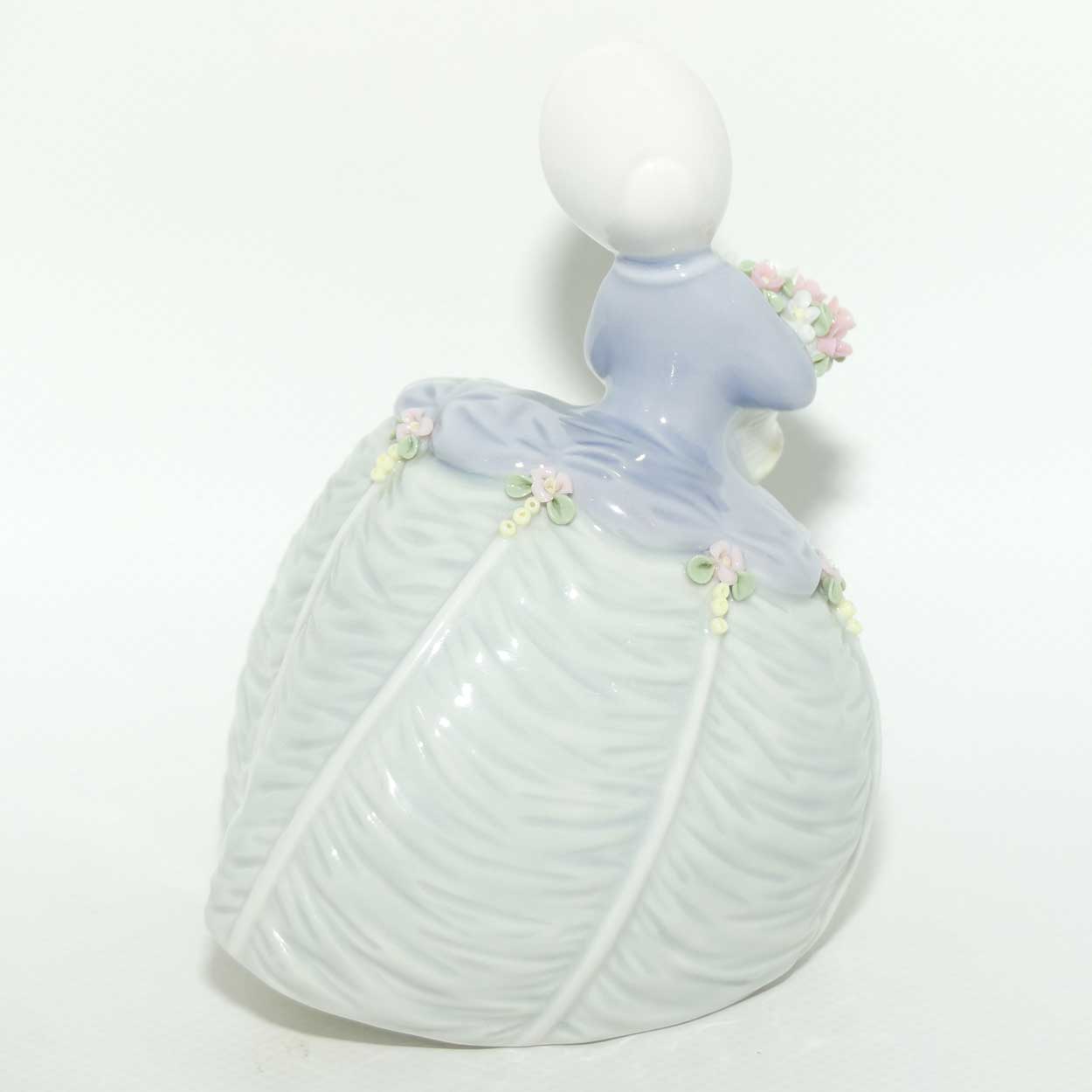 Lladro figure Petite Maiden | #5383