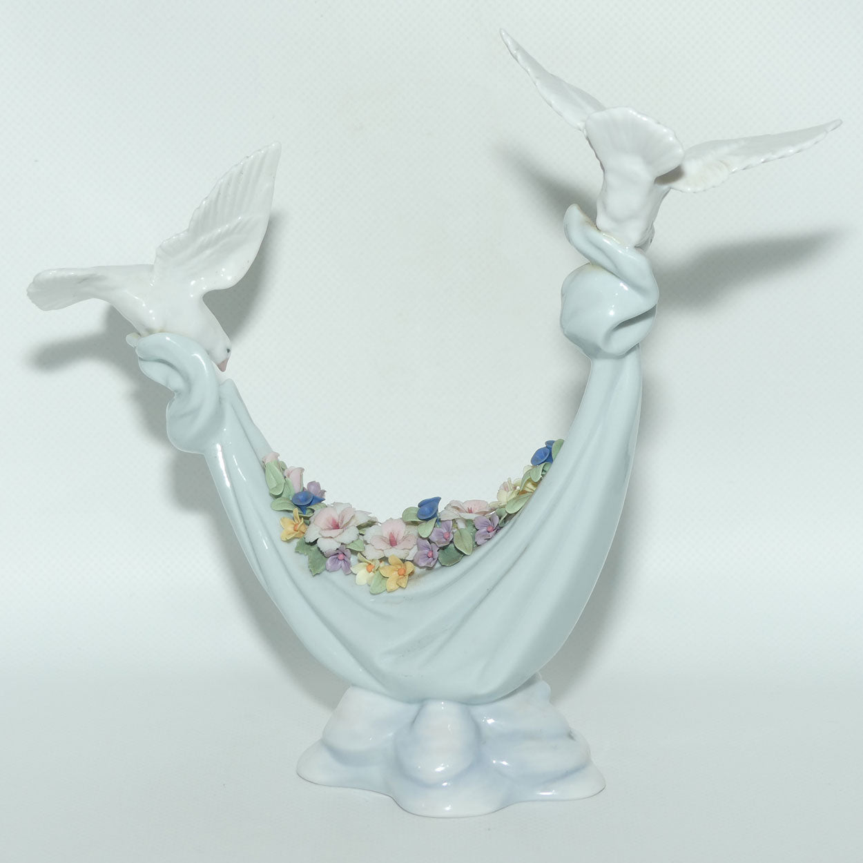 Lladro figure Petals of Peace | #6579 | boxed