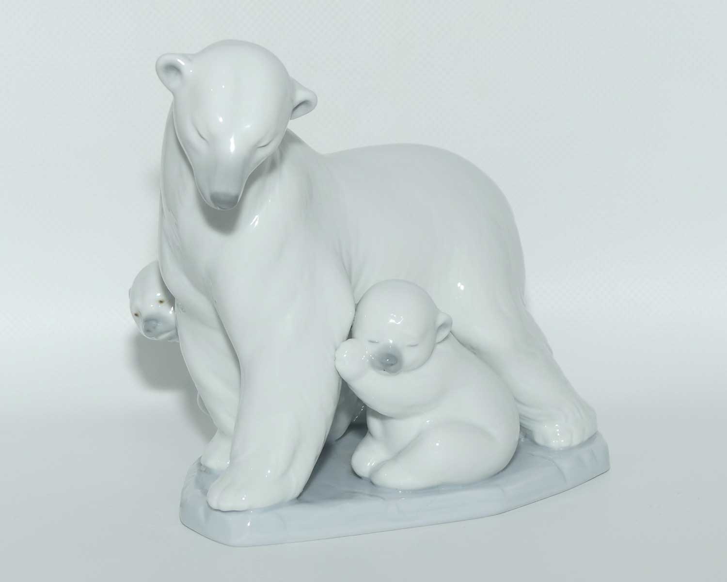 Lladro figure Arctic Family | Polar Bear Family | #6745