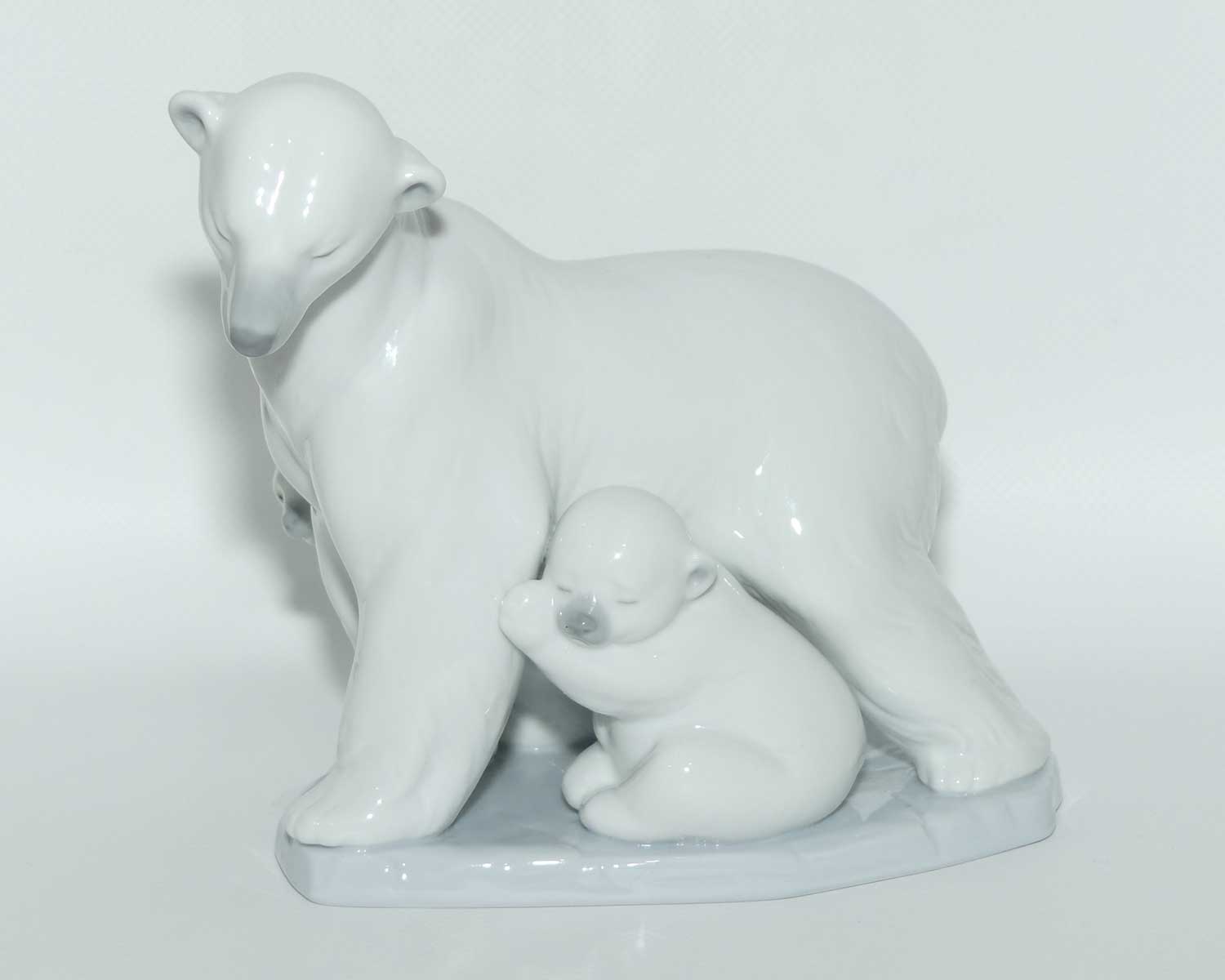 Lladro figure Arctic Family | Polar Bear Family | #6745