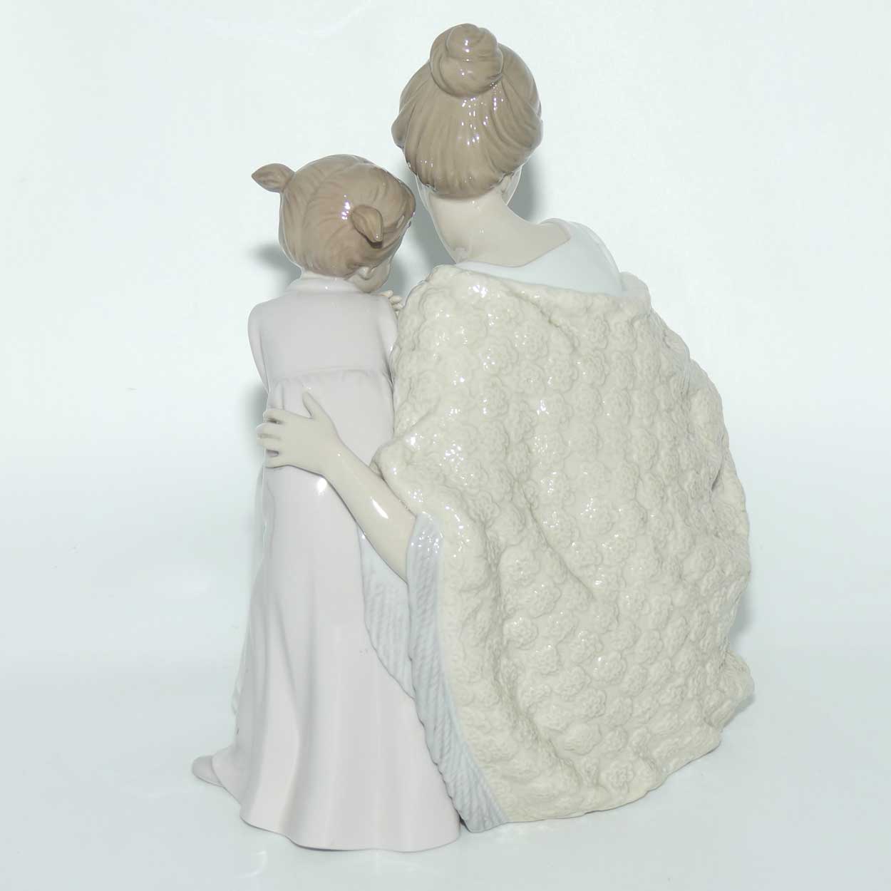 Lladro figure Welcome to the Family #6939