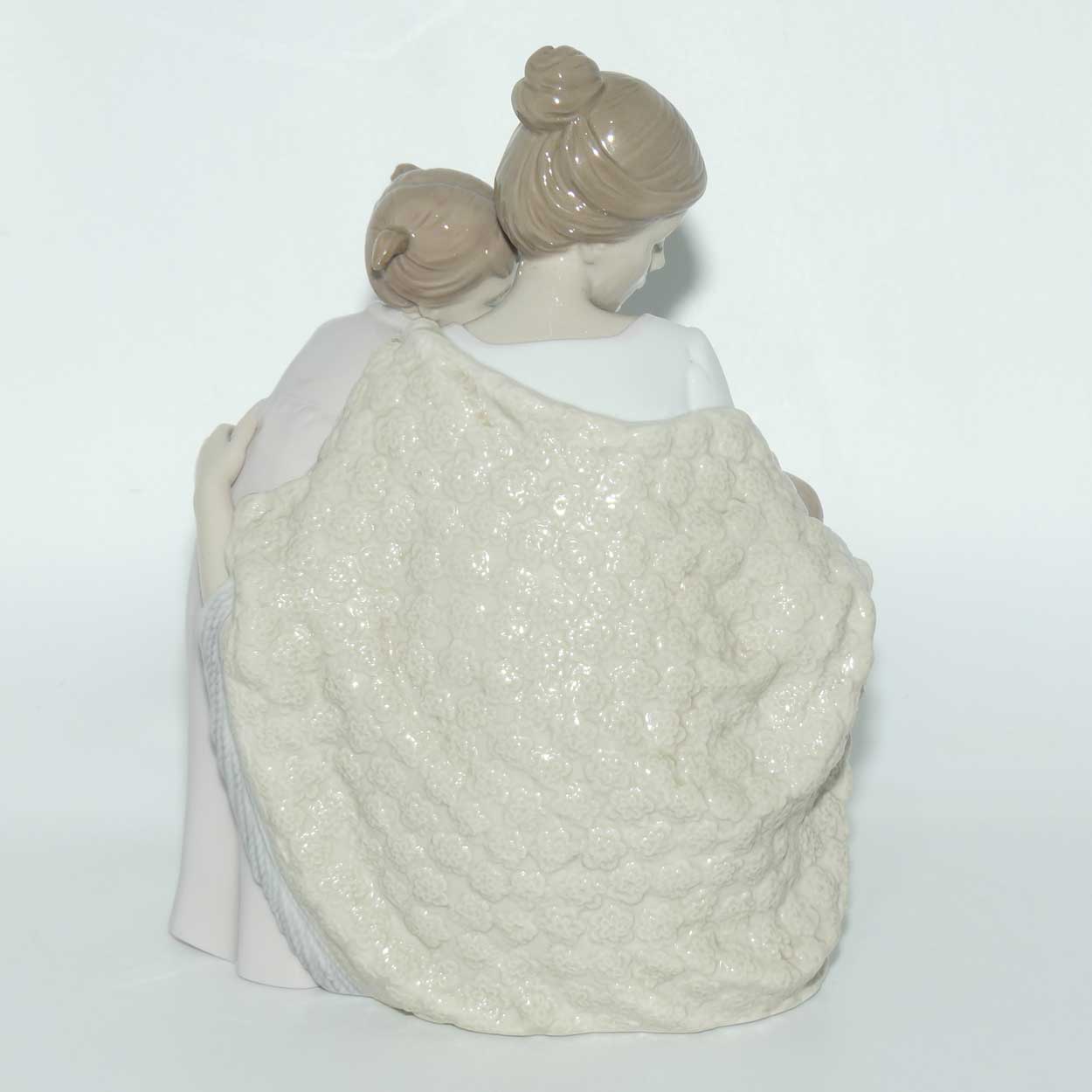 Lladro figure Welcome to the Family #6939