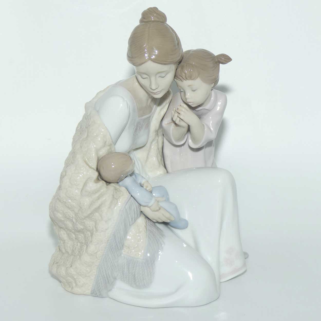 Lladro figure Welcome to the Family #6939