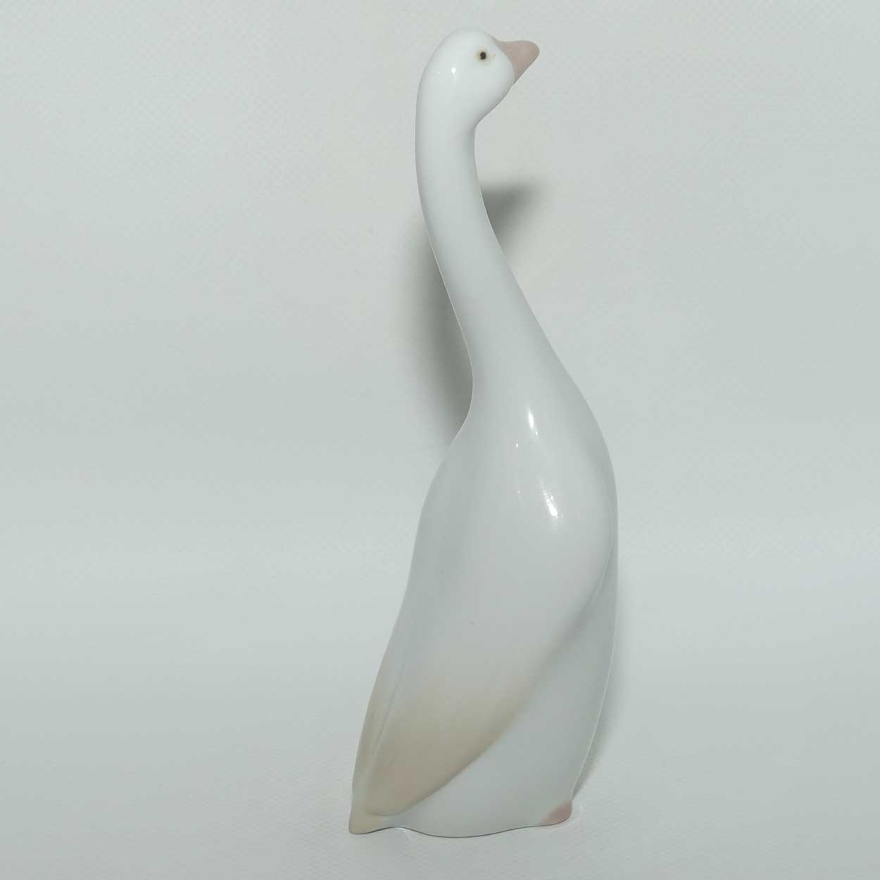 Lladro figure Goose #8040