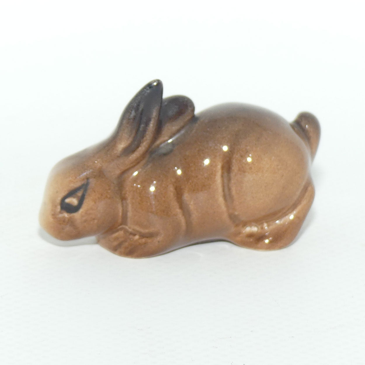 #0825 Beswick Rabbit Crouching