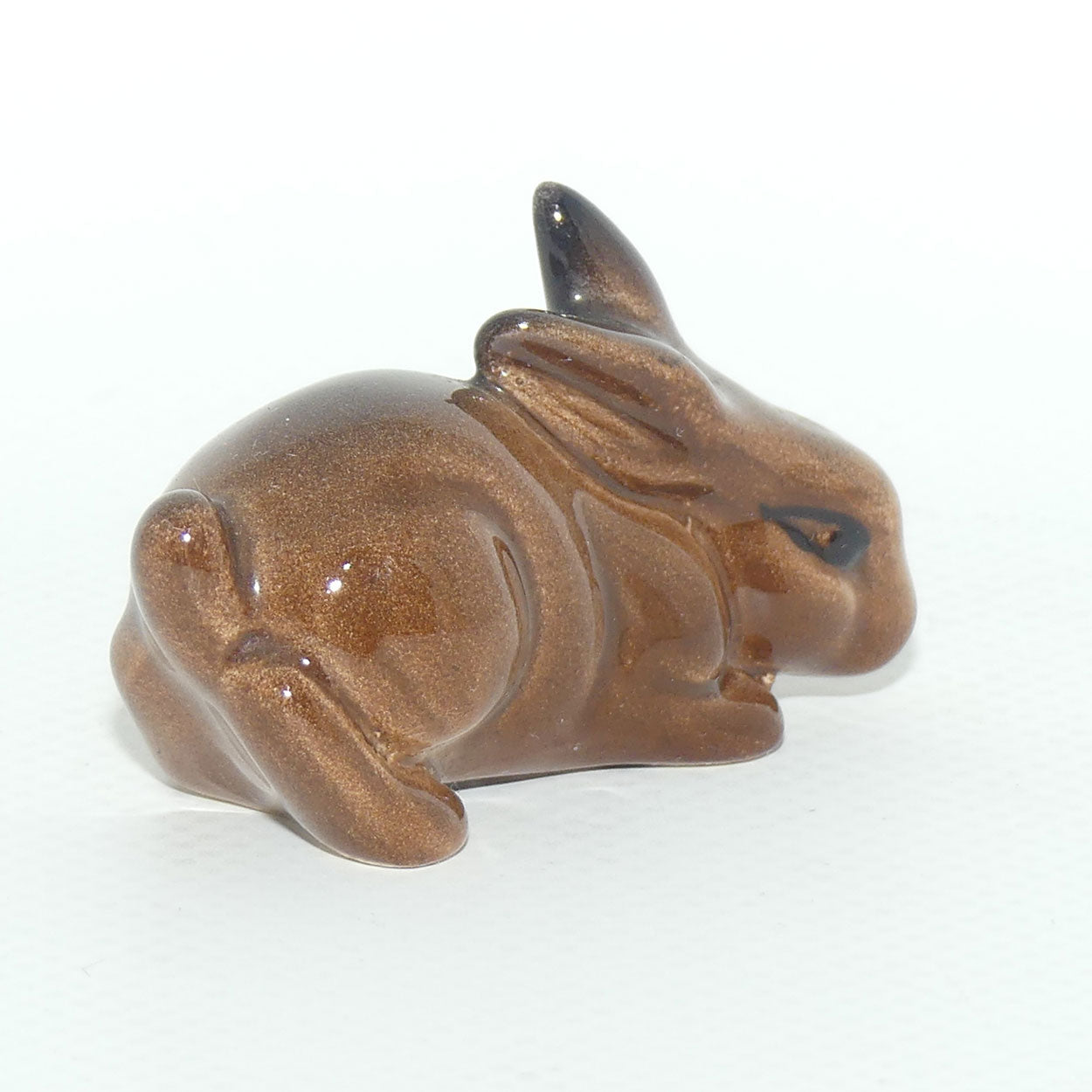 #0825 Beswick Rabbit Crouching
