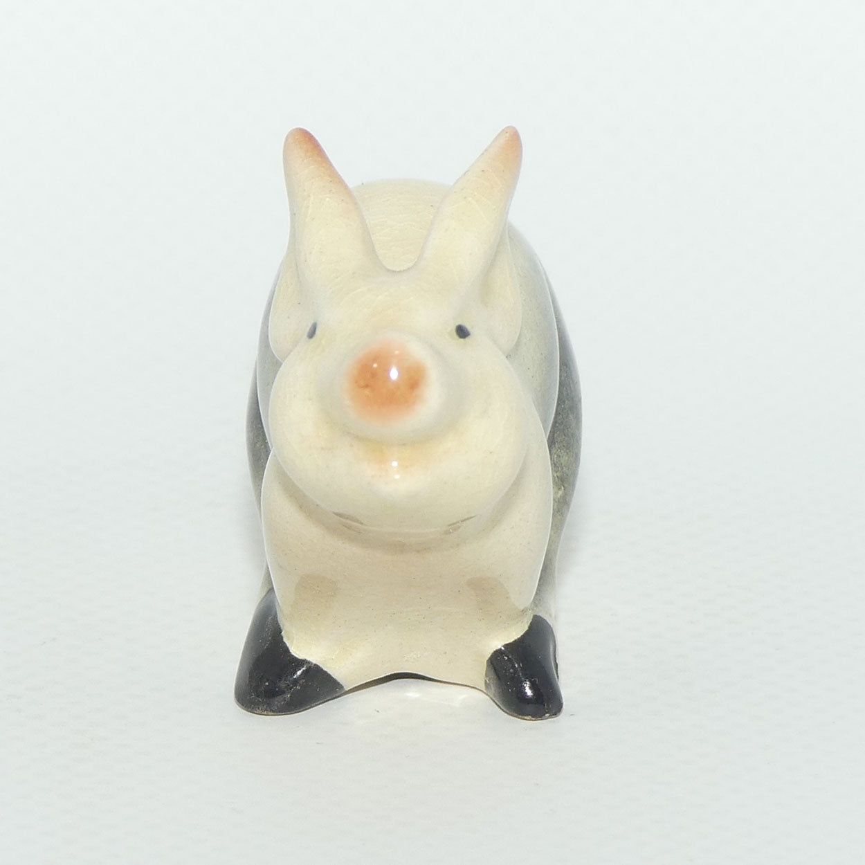 #0833 Beswick Piglet Running | early version with Dark Hooves and Spots