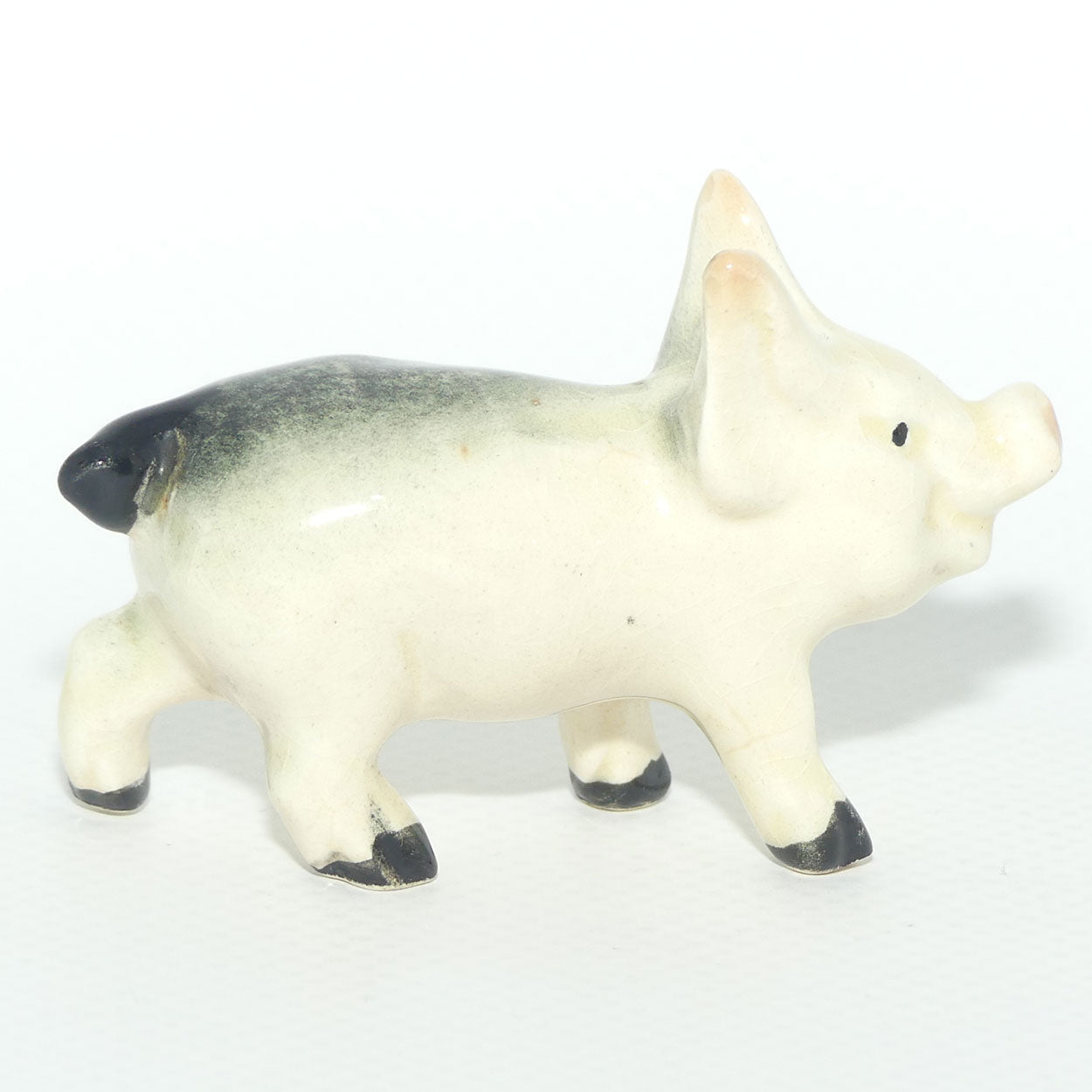 #0834 Beswick Piglet Trotting | early version with Dark Hooves and Spots