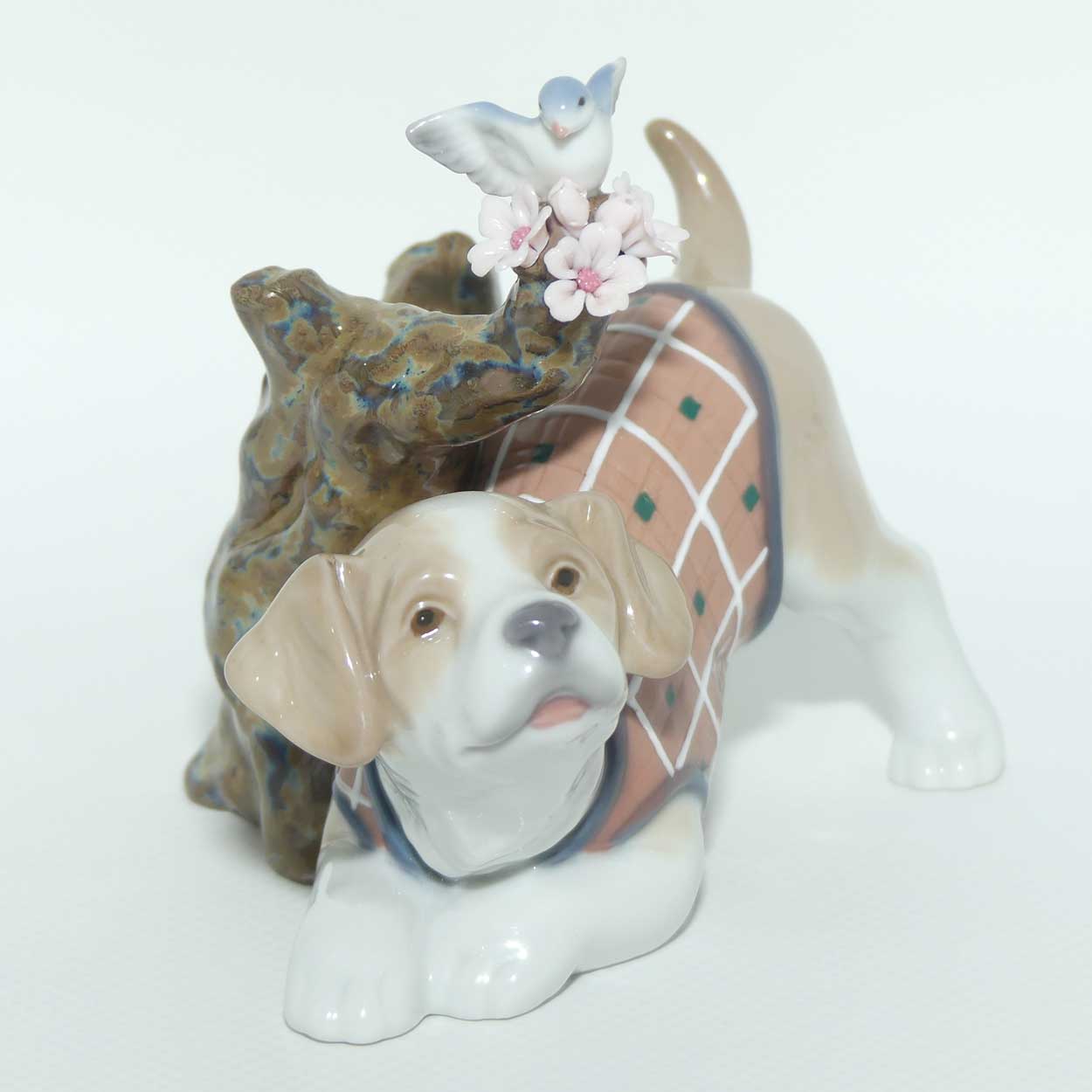 Lladro figure Blossoms for the Puppy | #8381