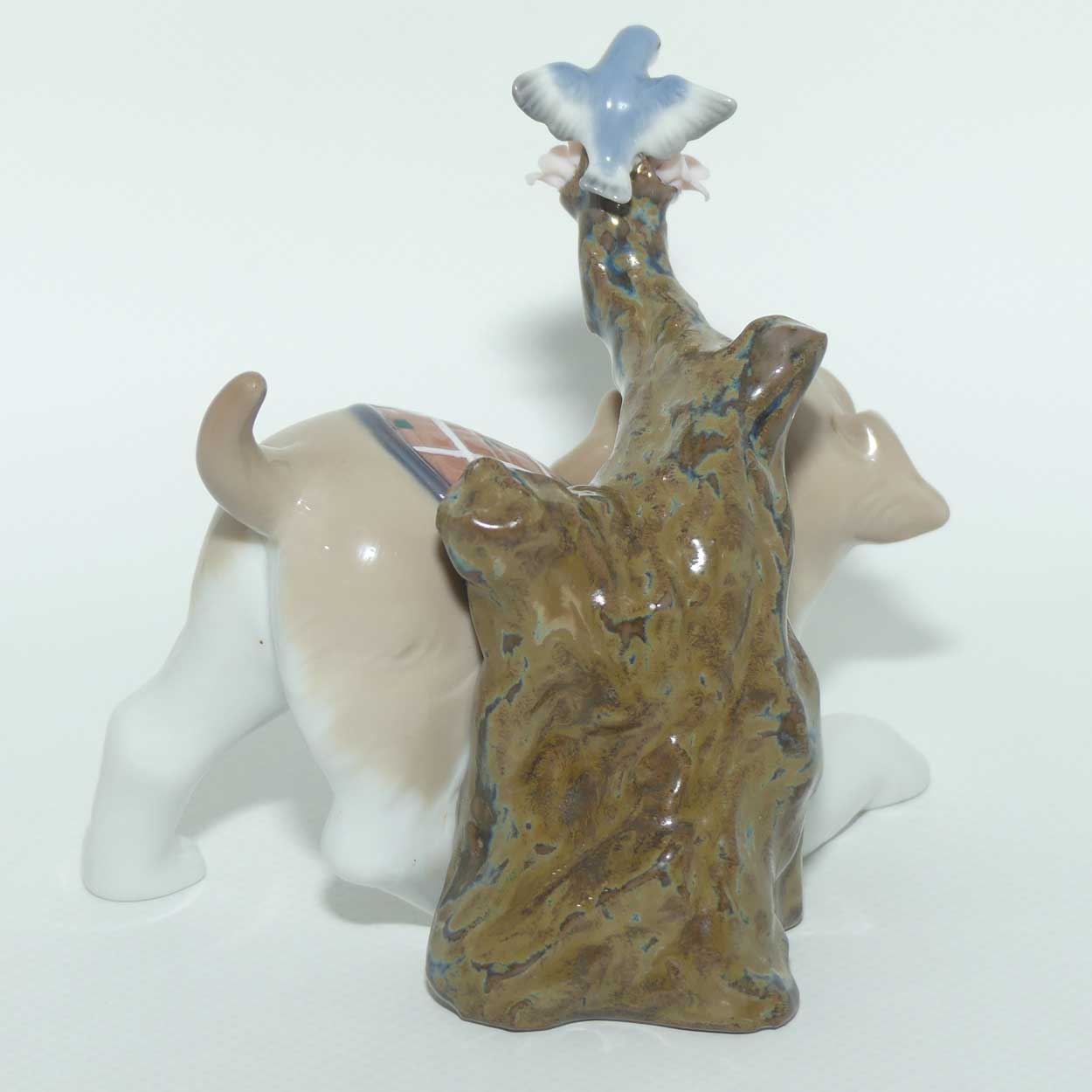 Lladro figure Blossoms for the Puppy | #8381