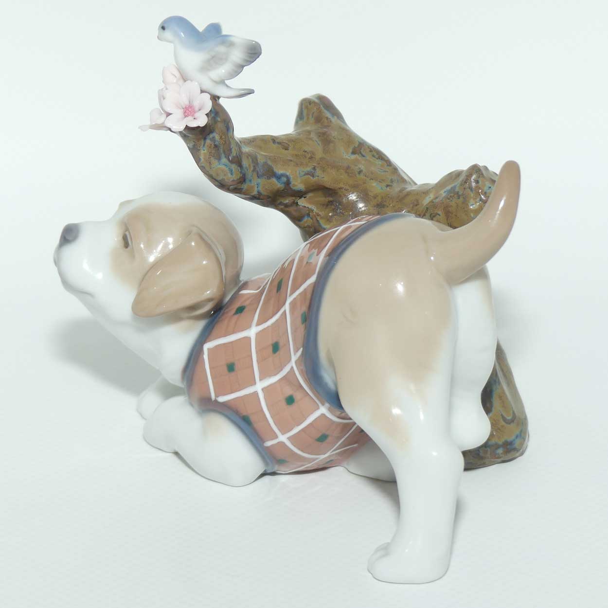 Lladro figure Blossoms for the Puppy | #8381